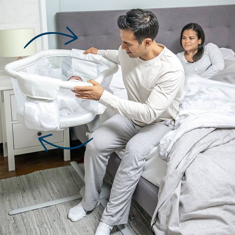 Simmons Kids' Silent Auto Gliding Deluxe Bassinet - Embossed Paisley