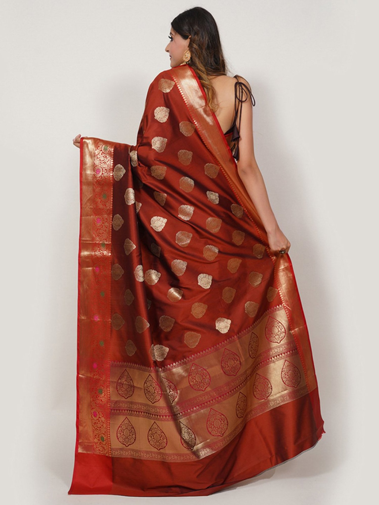 Unnati Silks Grey Cotton Printed Saree With Unstitched Blouse