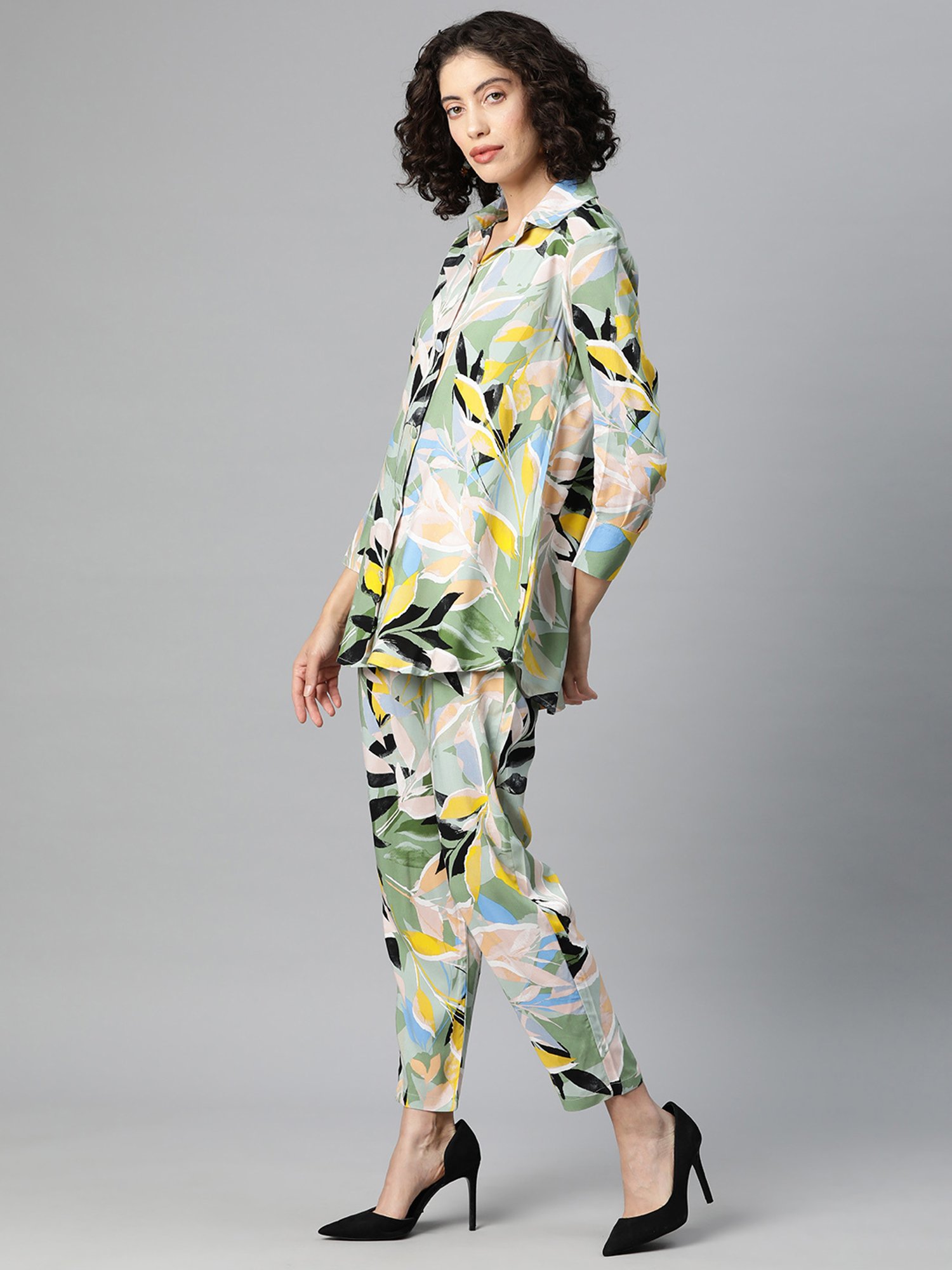 One Femme Light Green Printed Shirt With Trousers