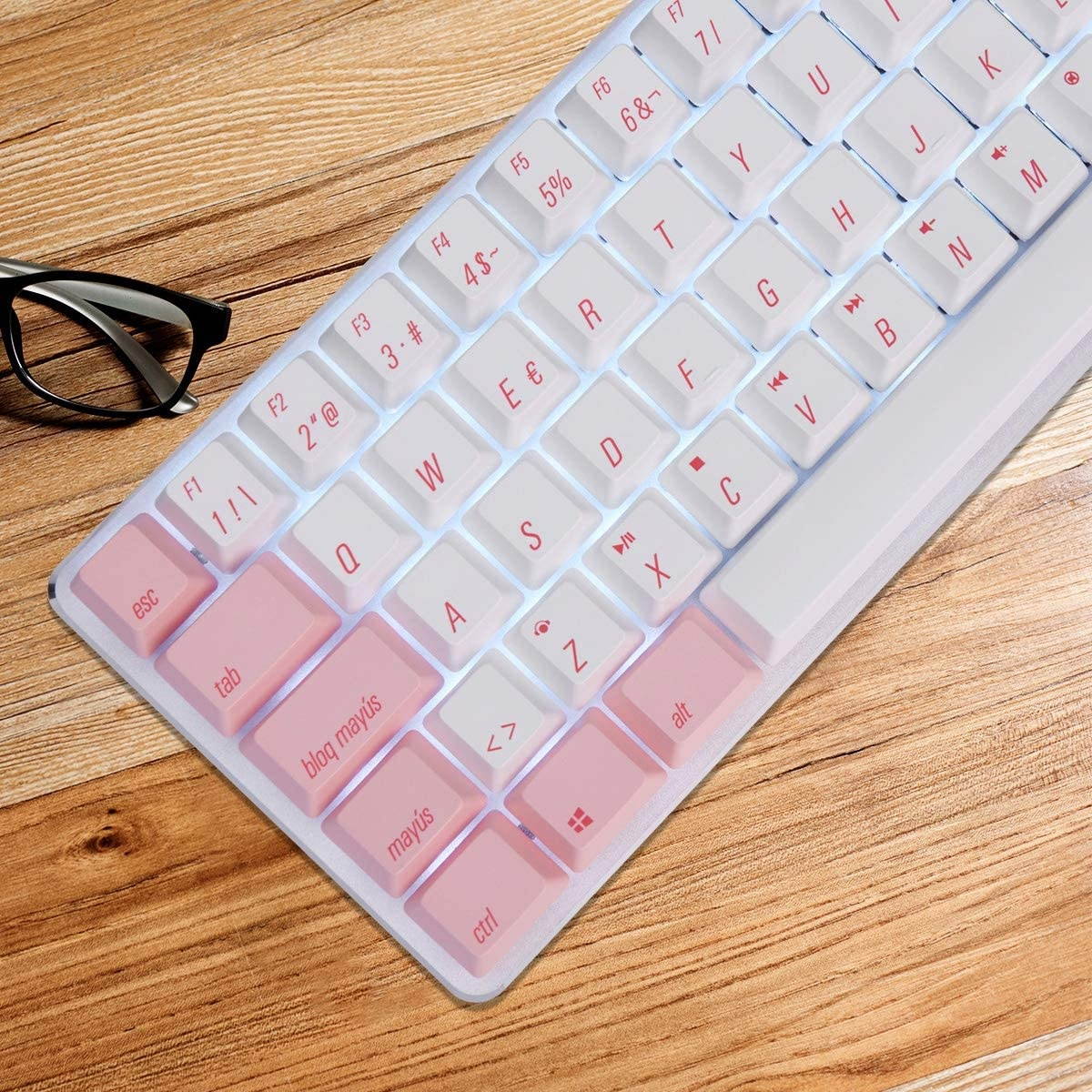 Qisan Wired Mechanical Gaming Keyboard PBT Keycaps 69 Keys Gateron Blue Switch White Backlit ES QWERTY Layout Pink Keycaps Female Gaming Keyboard