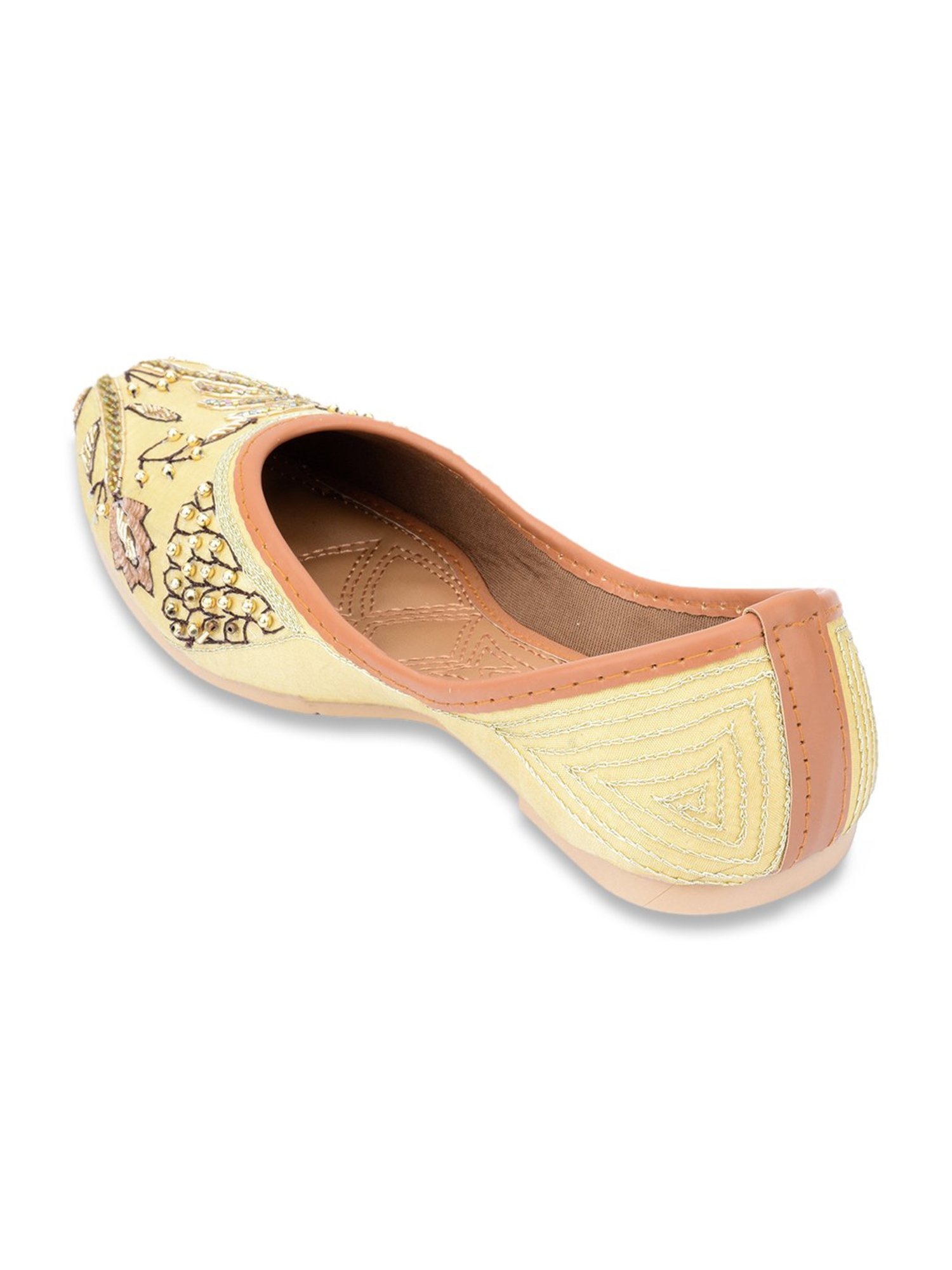 Desi Colour Women's Cream Ethnic Juttis