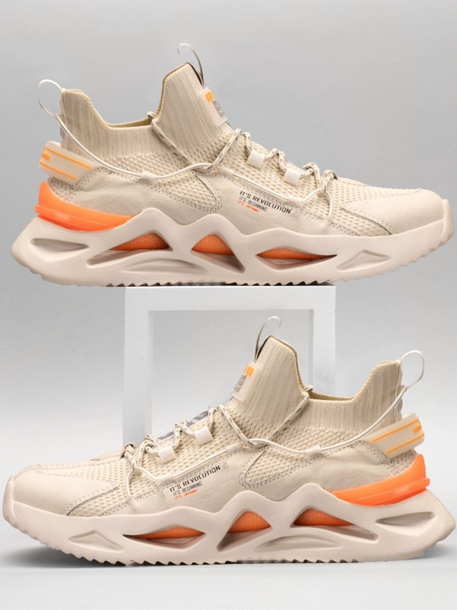 Atom Men's Beige Running Shoes