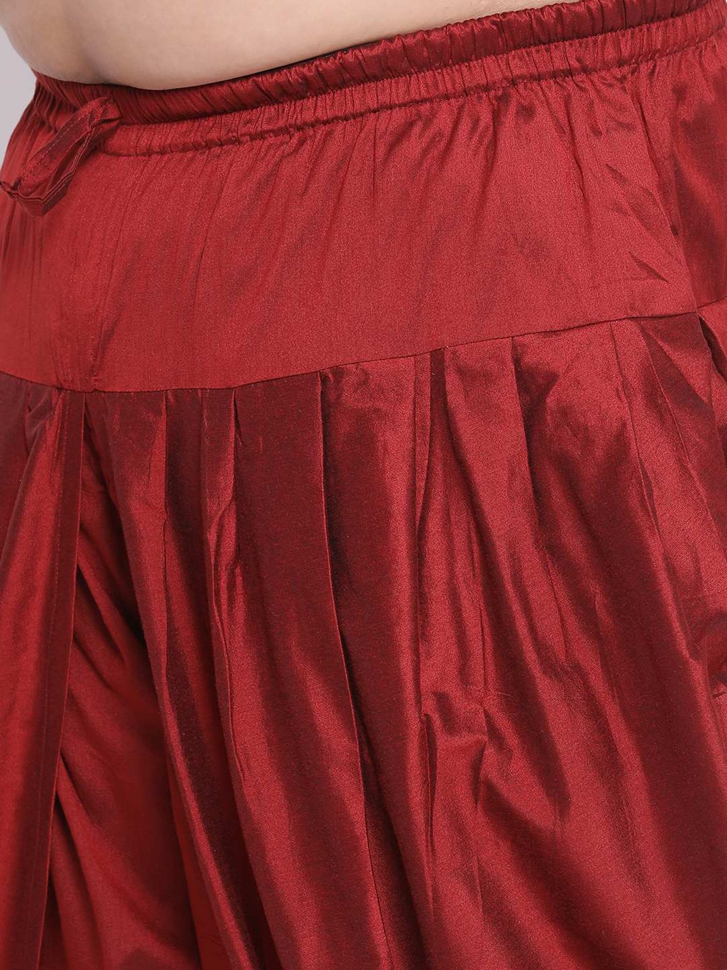 KISAH PLUS Black & Red Regular Fit Kurta Bottom Set