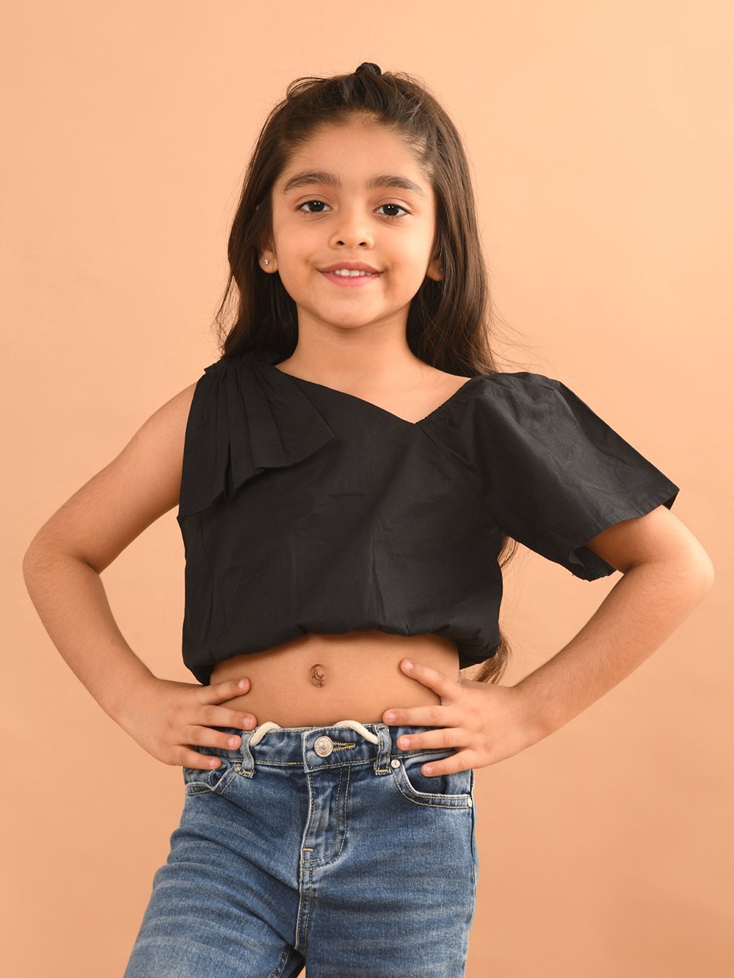 LilPicks Kids Black Solid Crop Top