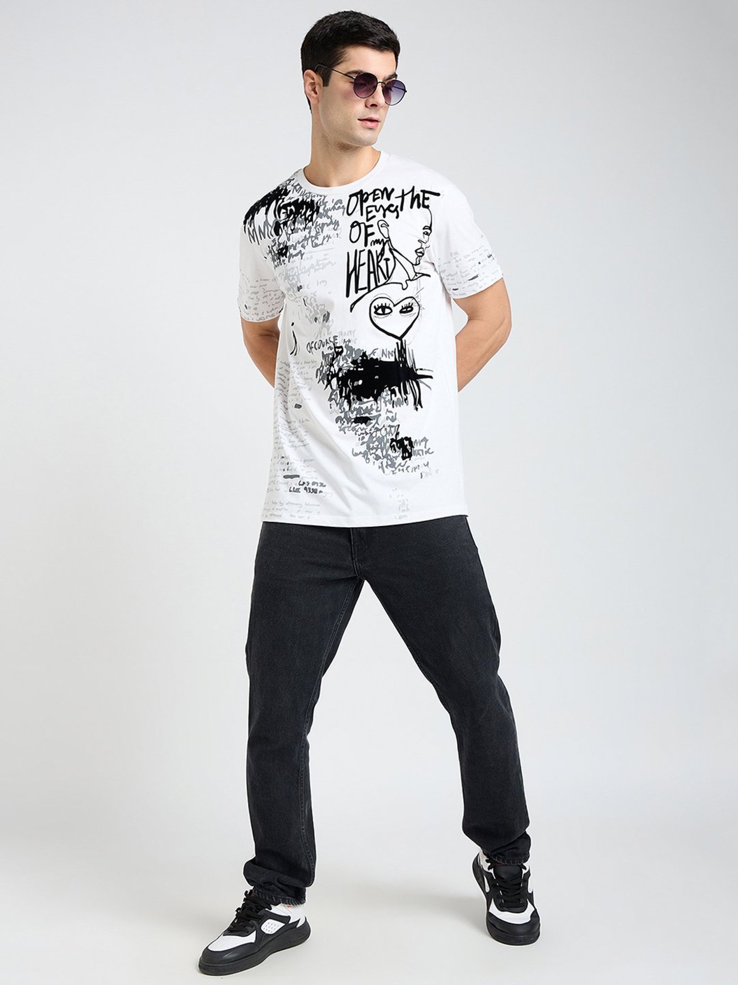 EDRIO White Regular Fit Graphic Print Crew T-shirt