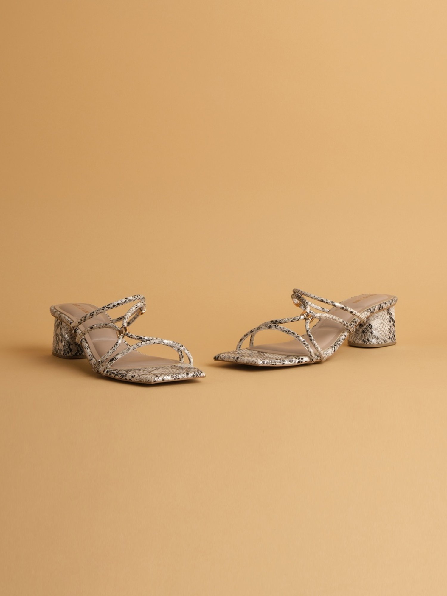 Eridani Women's Syriaa White Casual Sandals