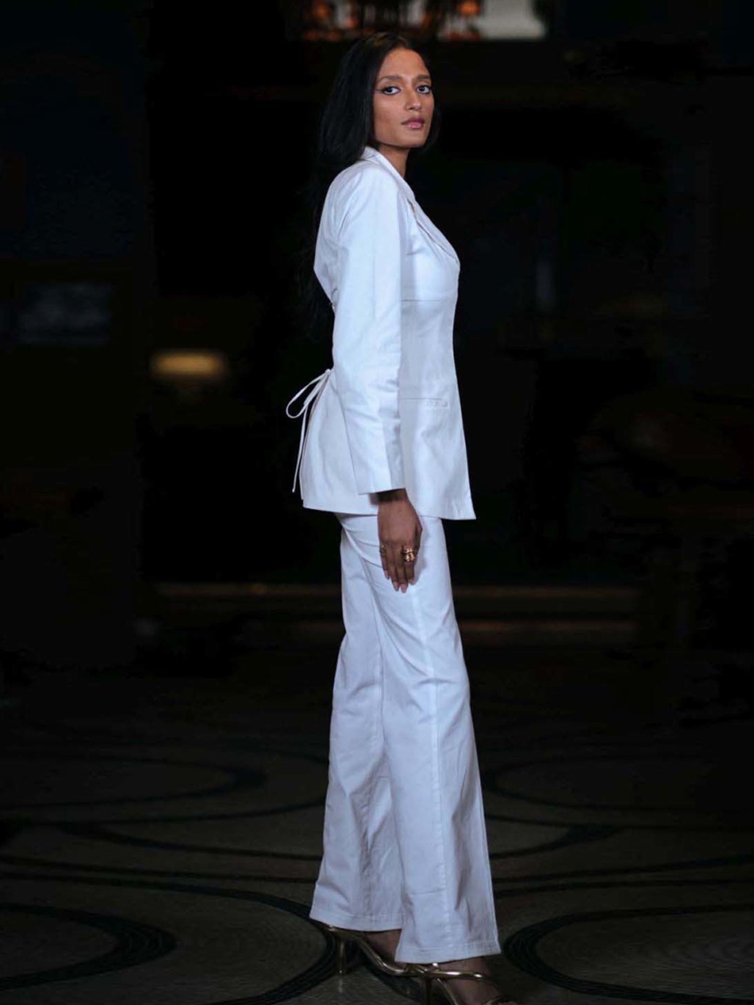 Qua Porcelain White Club 82 Sharp Corset Blazer