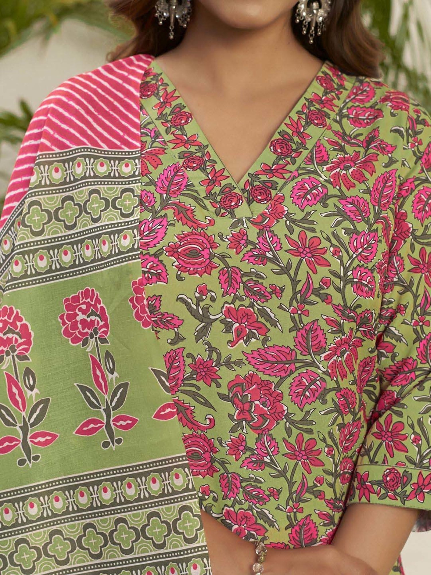Skylee Green & Pink Printed Kurta Pant Set With Dupatta