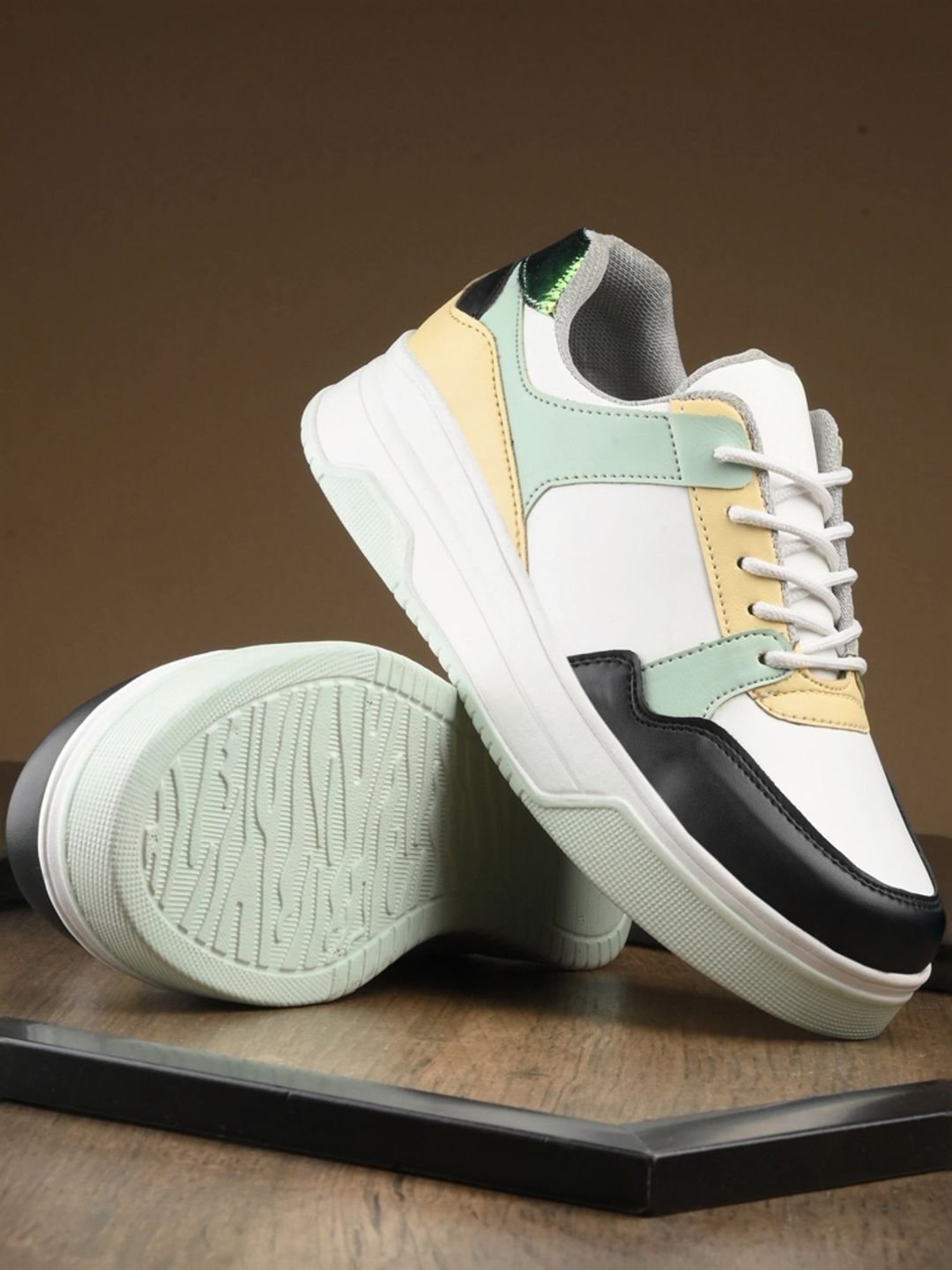 Giorgio Women's White Sneakers