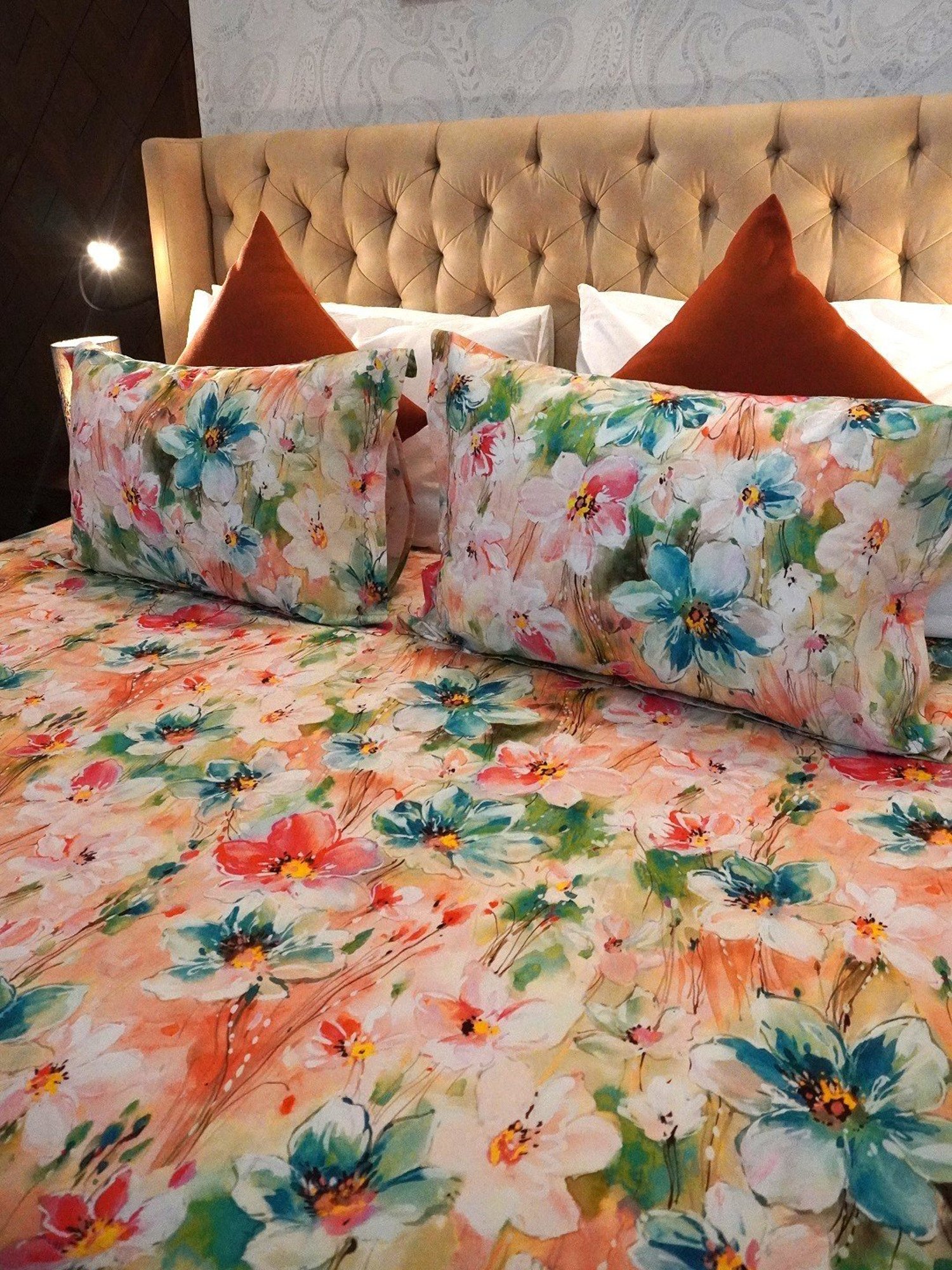 TARA Sparkling Homes Champ de Fluers Multicolor Cotton 350 TC King Bedsheet with 2 Pillow Covers