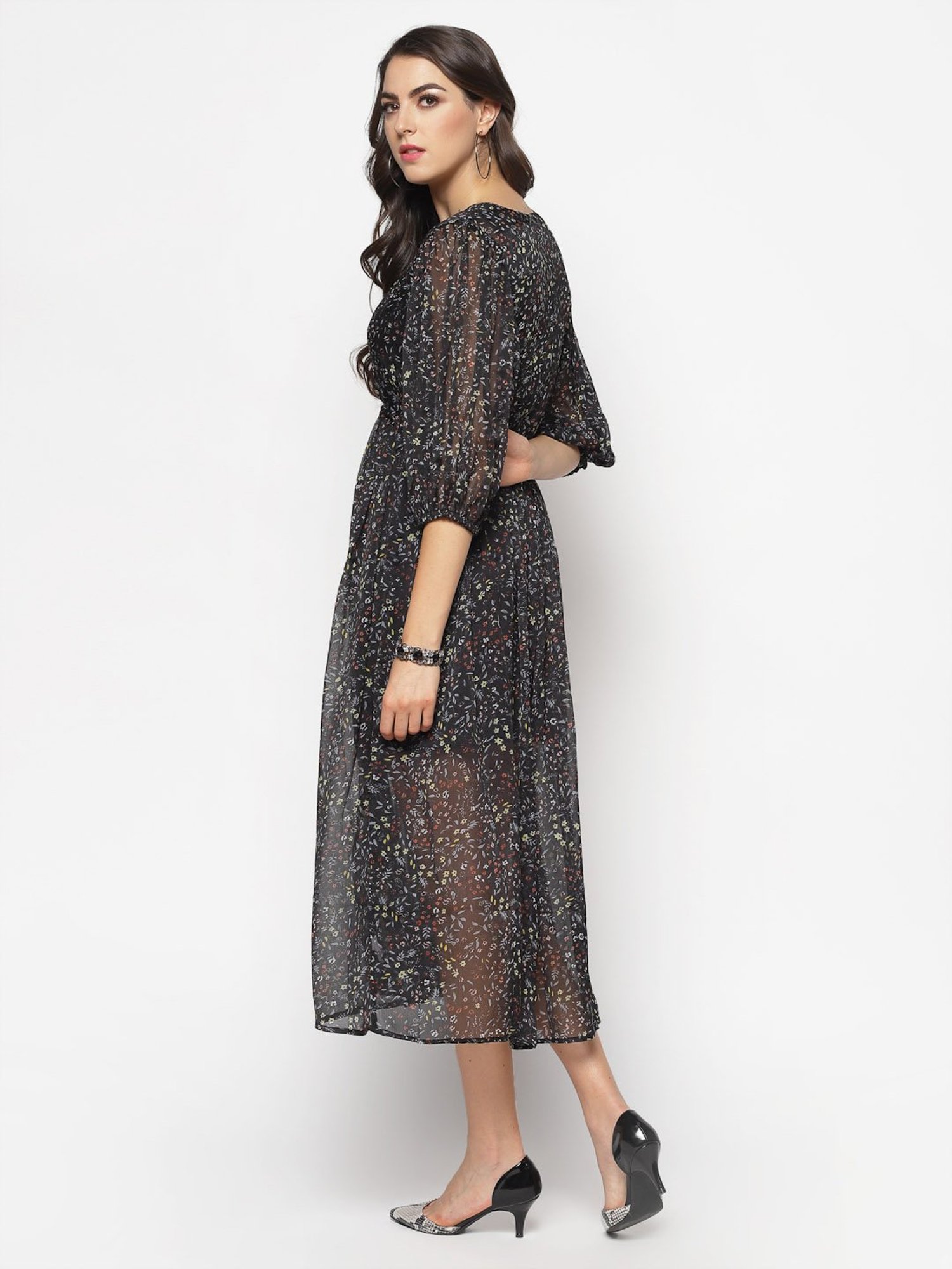 Akkriti by Pantaloons Off-White Self Pattern Shrug