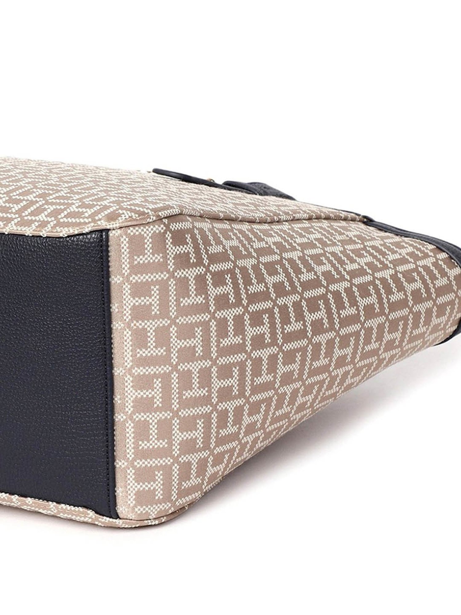 TOMMY HILFIGER Beige WILDER II Logo Shoulder Bag