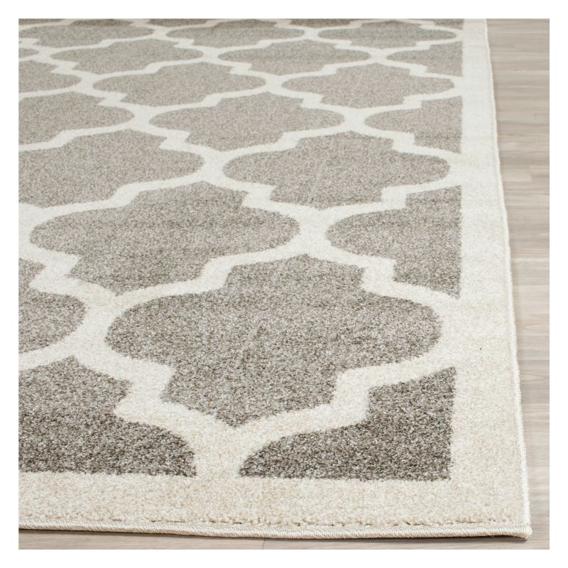 8' x 10' Le Soleil Outdoor Rug Black/Ivory - Linon