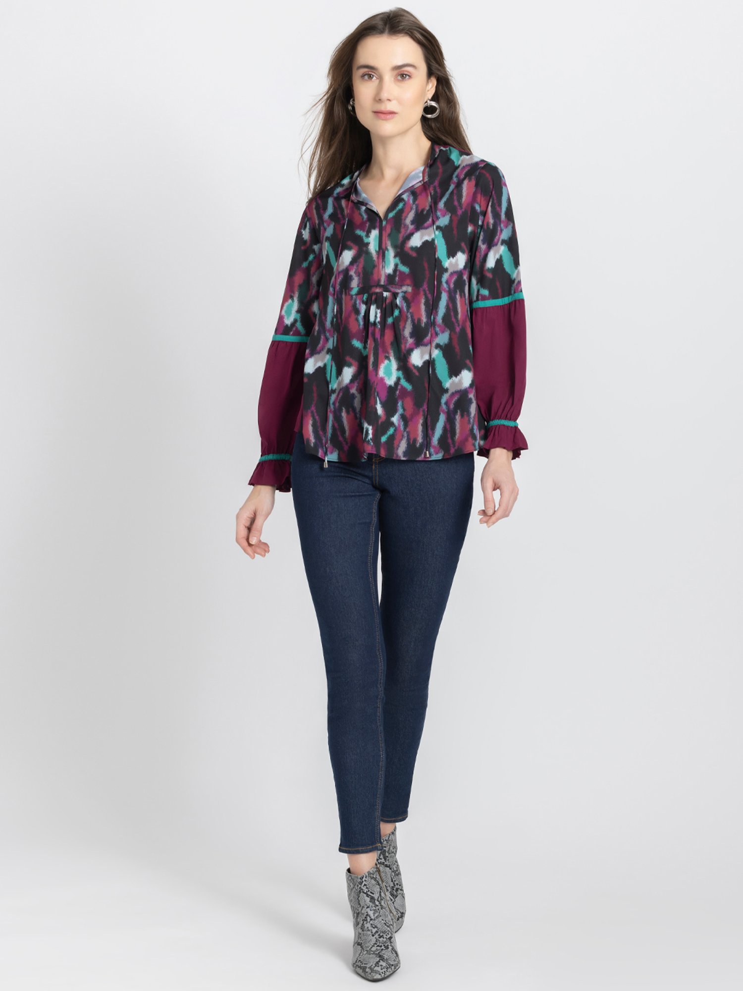 SHAYE Multicolor Printed Top