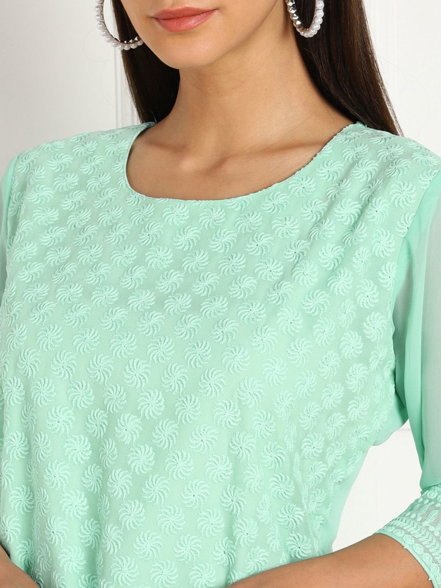 SWAGG INDIA Green Embroidered Straight Kurta