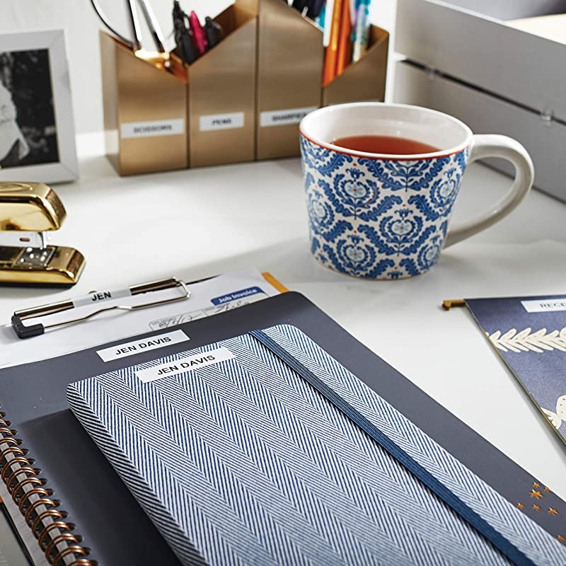 LetraTag LT100T Compact Portable Label Maker with QWERTY keyboard 1733011Assorted