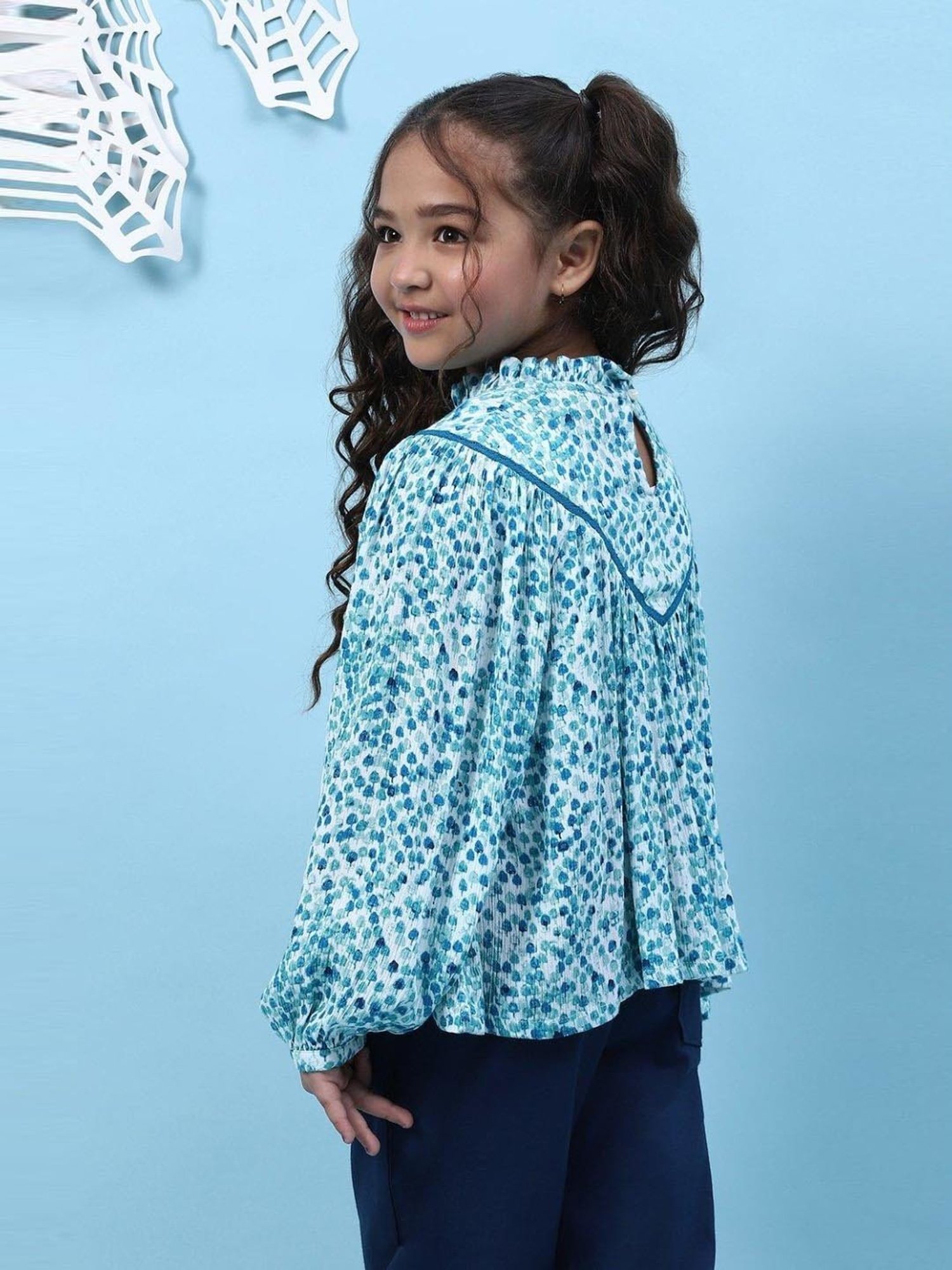 LilPicks Kids Teal Solid Crop Top