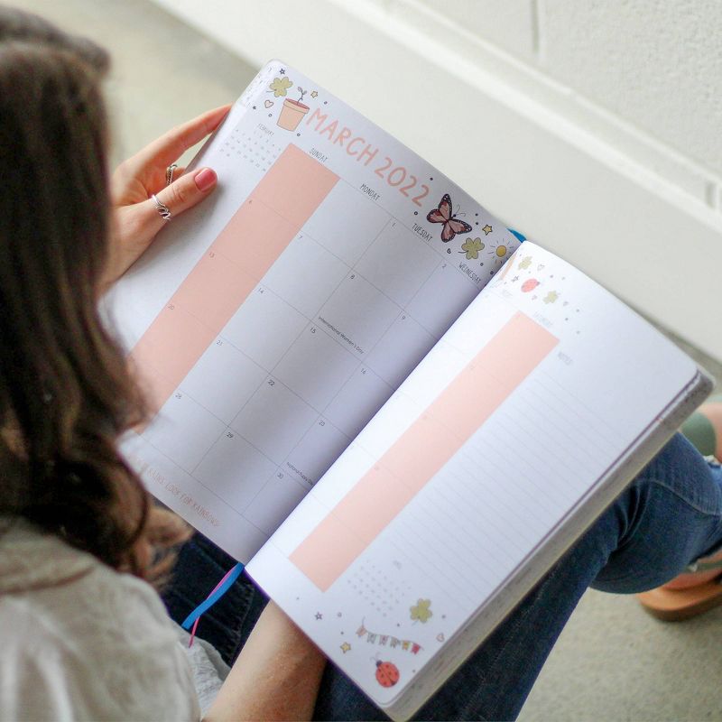 2021-22 Academic Planner Let Your Light Shine - Callie Danielle