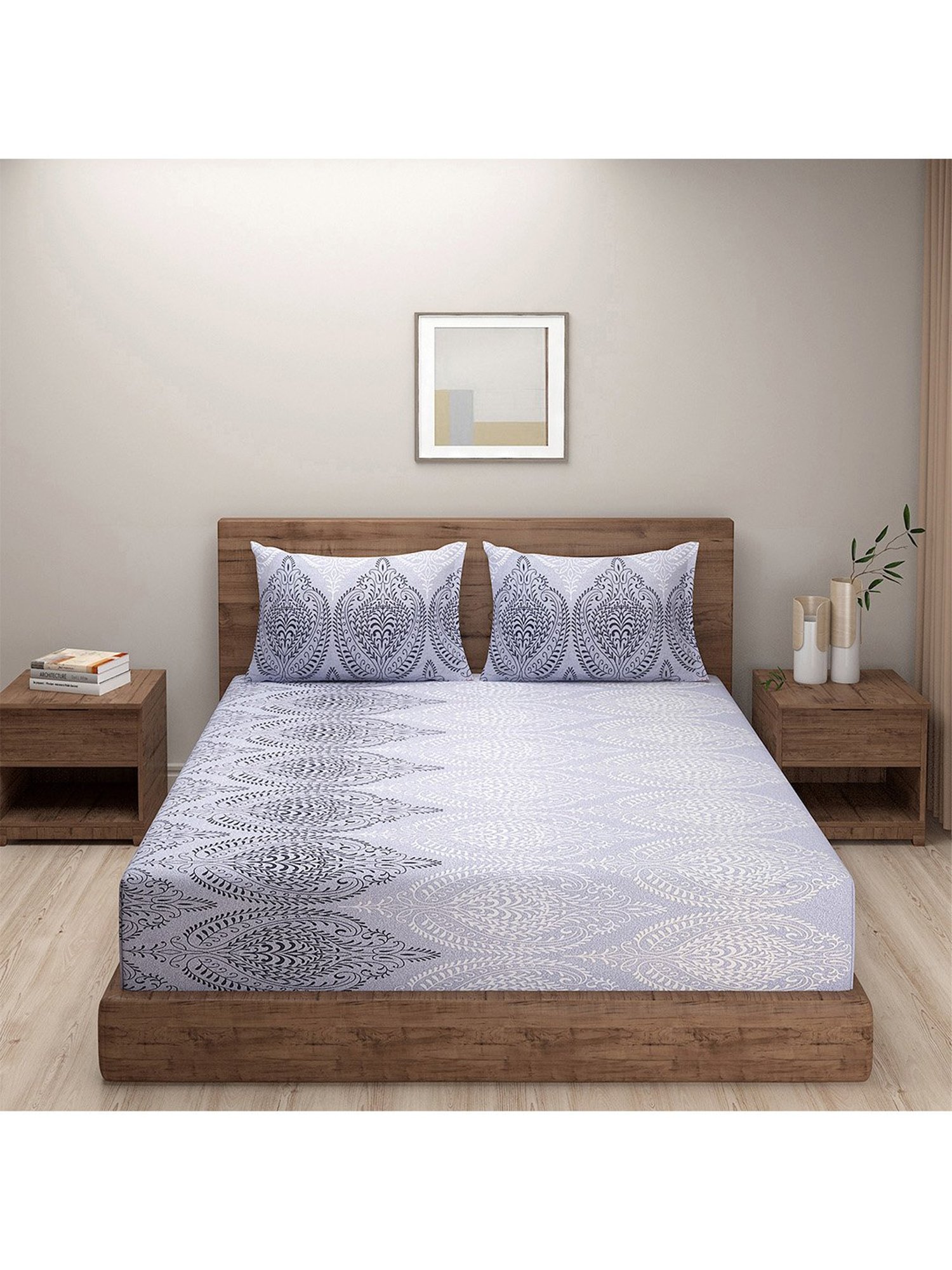 Swayam Ananda Motif White & Blue 200 TC Cotton King Bedsheet with 2 Pillow covers