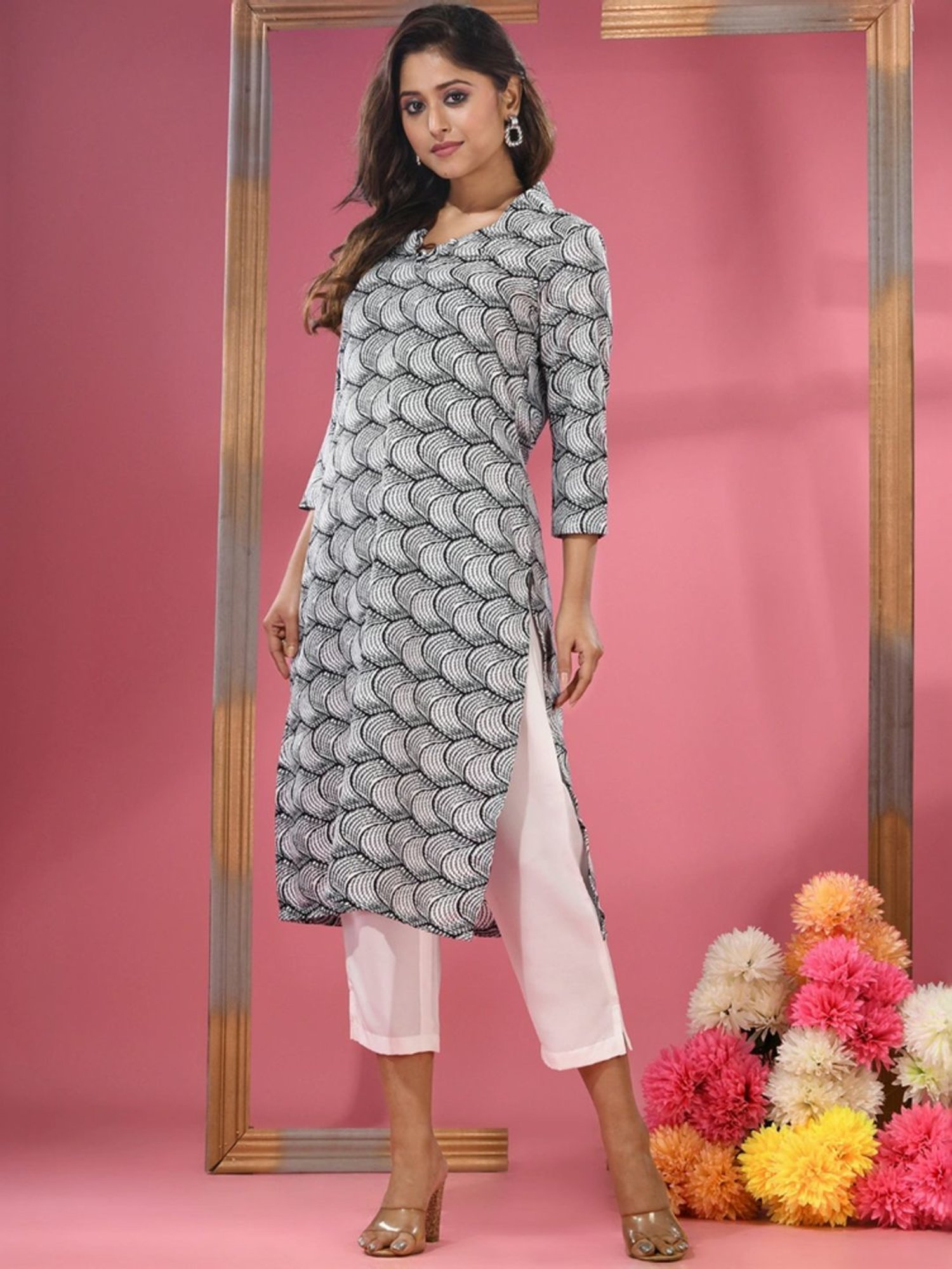 Charukriti Black Printed Straight Kurta