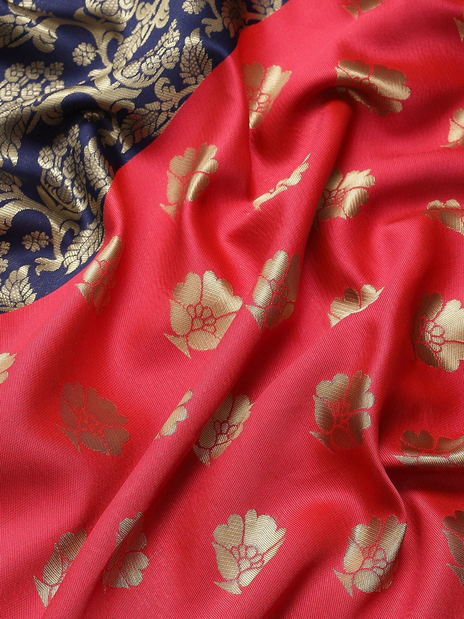 KSUT Pink & Navy Silk Woven Saree With Unstitched Blouse