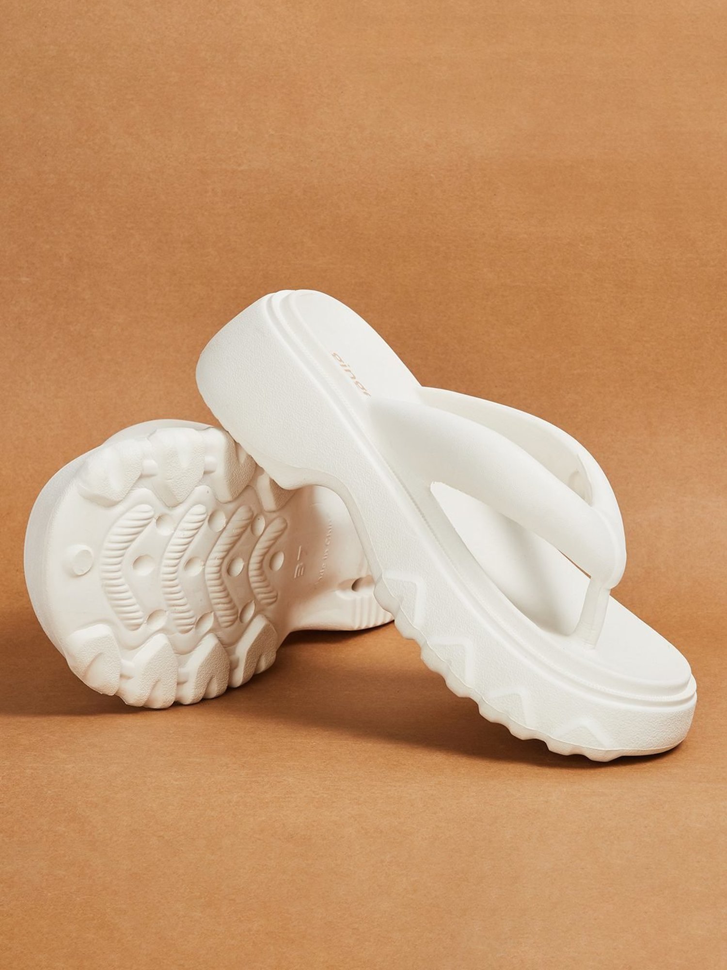 Ginger by Lifestyle Women's Off White Flip Flops