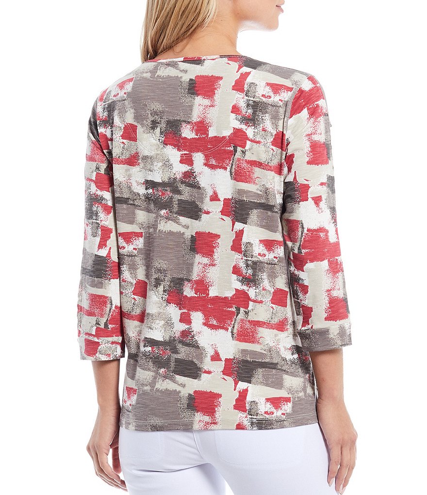 Multiples Petite Size Abstract Brush Paint V-Neck 3/4 Lattice Detail Sleeve Slub Knit Top