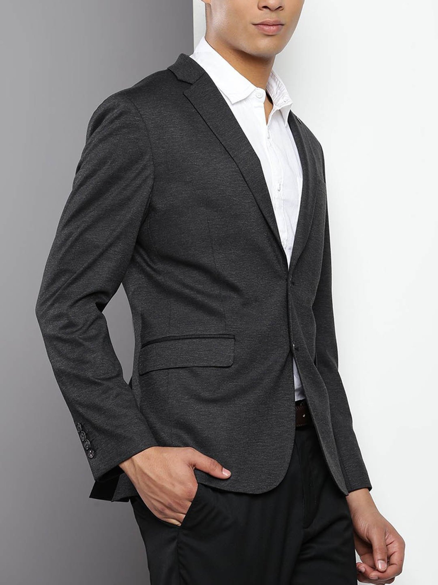 Arrow Sports Green Regular Fit Texture Waistcoat