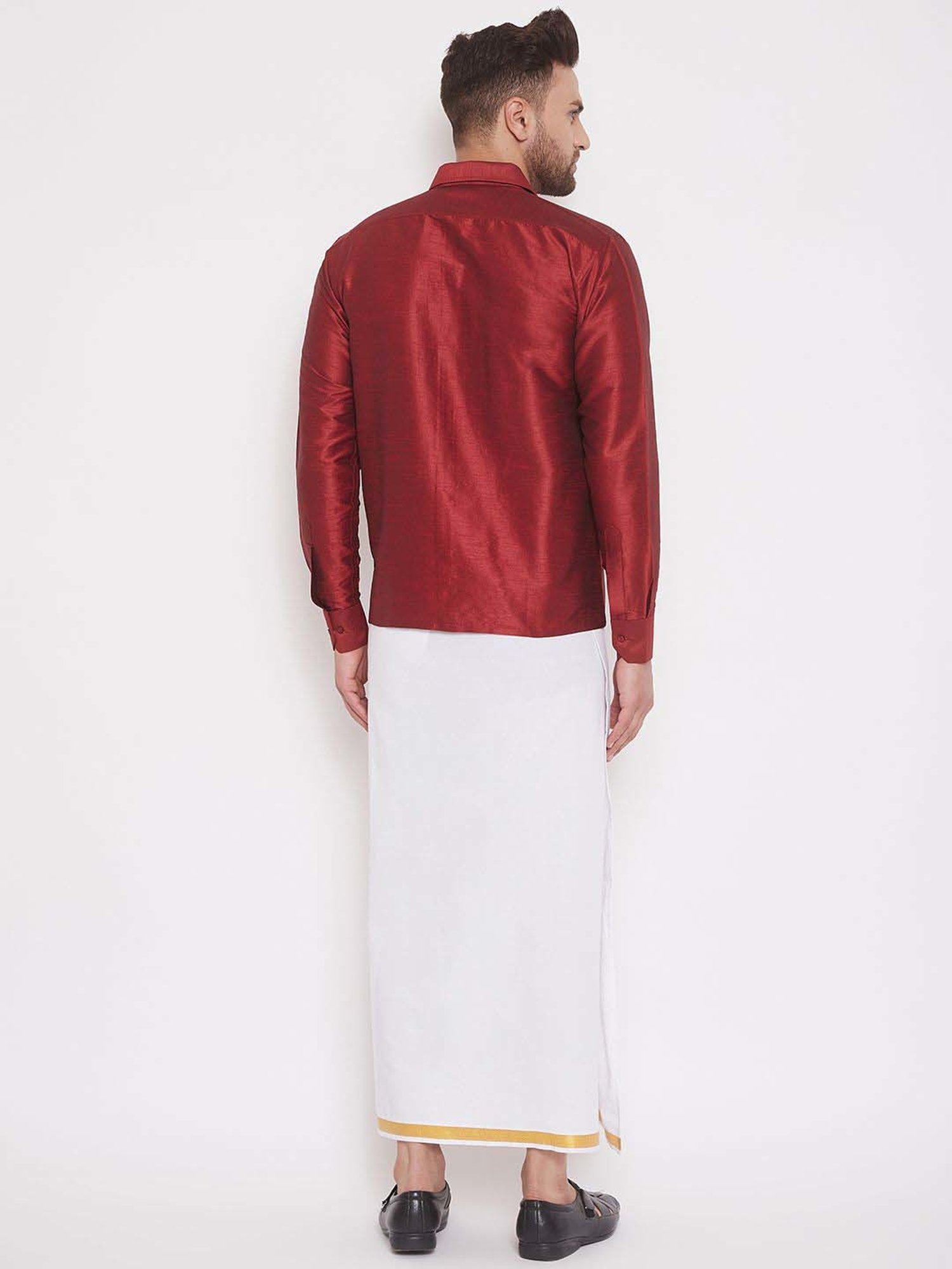 Vastramay Maroon & White Regular Fit Ethnic Shirt With Mundu
