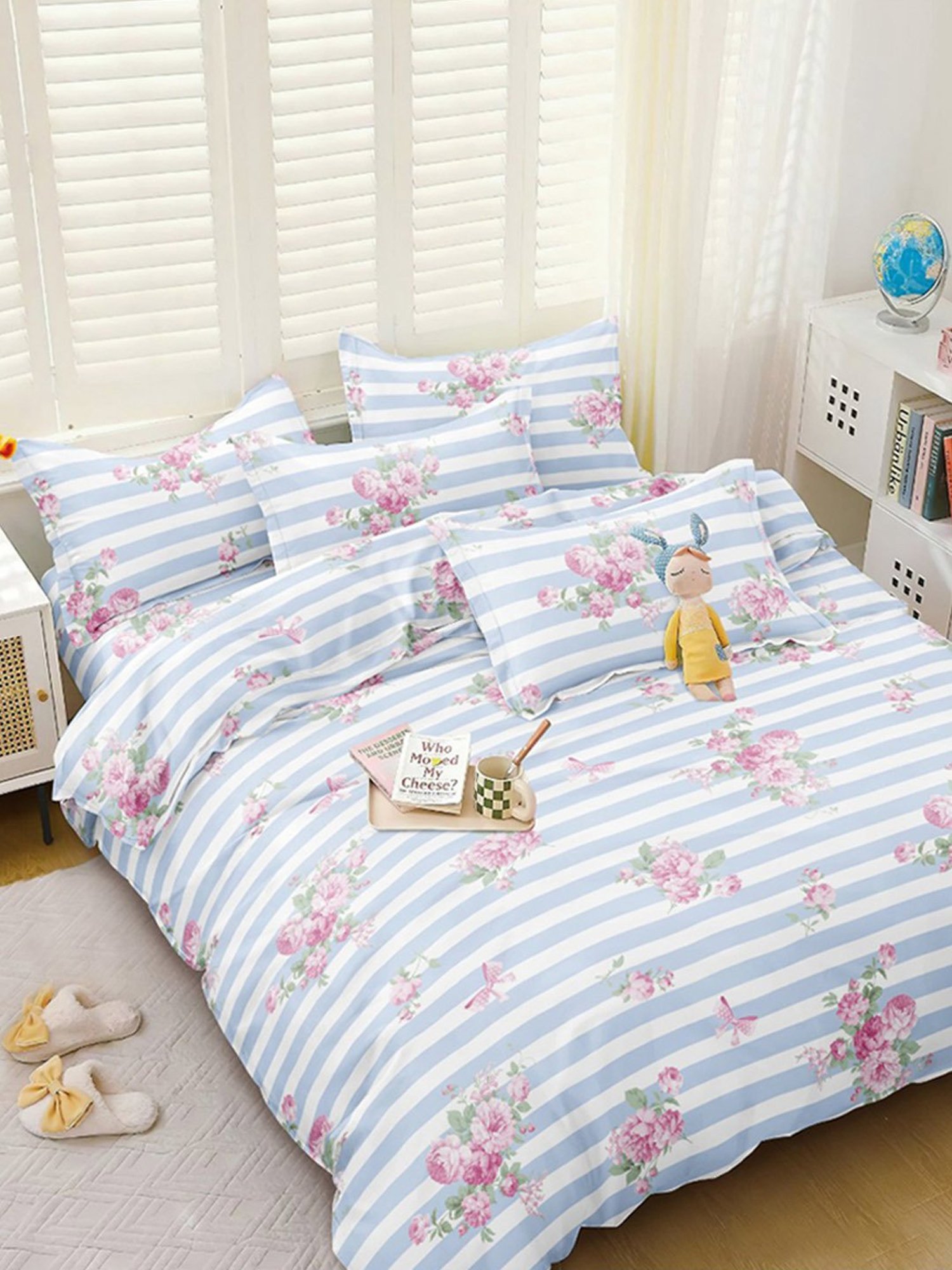 Ariana Bari UltraSoft Floral Sky Blue 140 TC Microfibre Bedsheet with 2 Pillow Covers