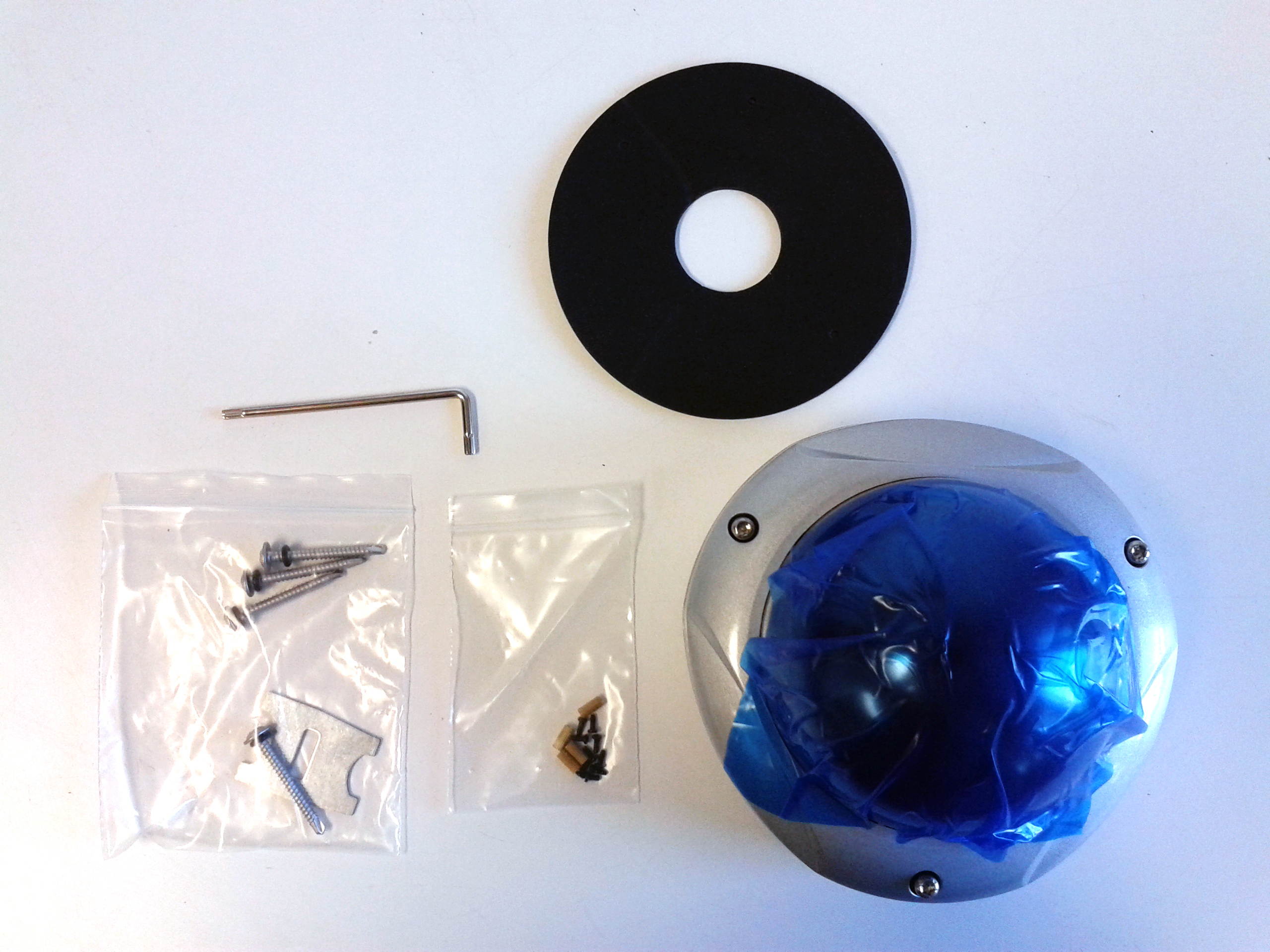 Vandal-proof outdoor dome case, 3 axis, conduit knock-out, IP65