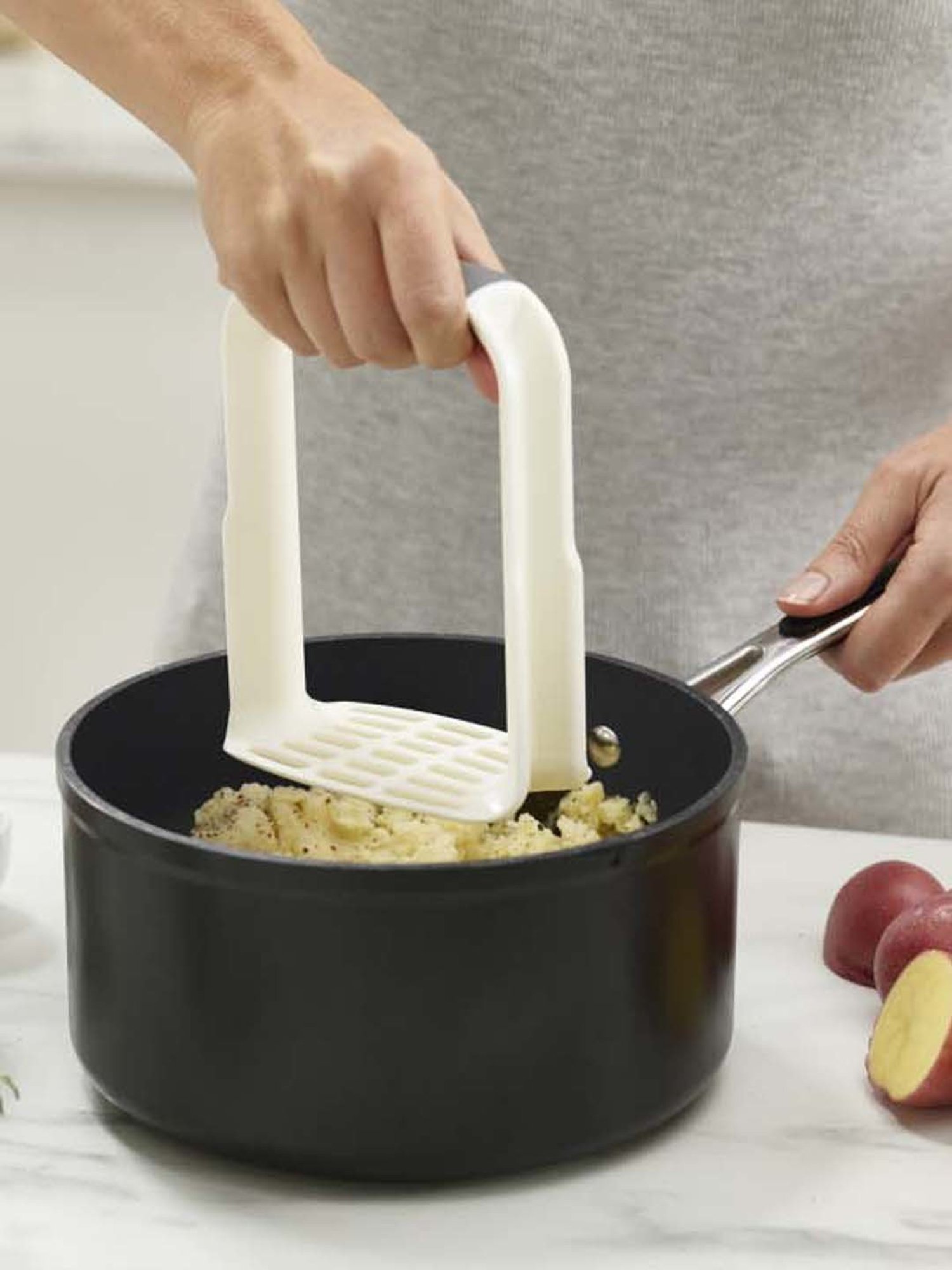 Joseph Joseph Cream Stainless Steel 12 cm Ergonomic Potato Masher - Set of 1