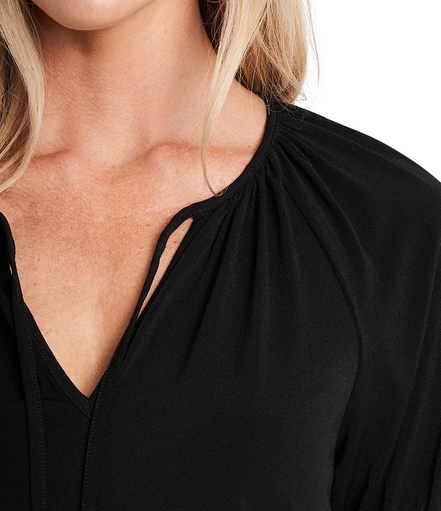 CeCe Short Sleeve Ruffled Keyhole Neck Knit Top