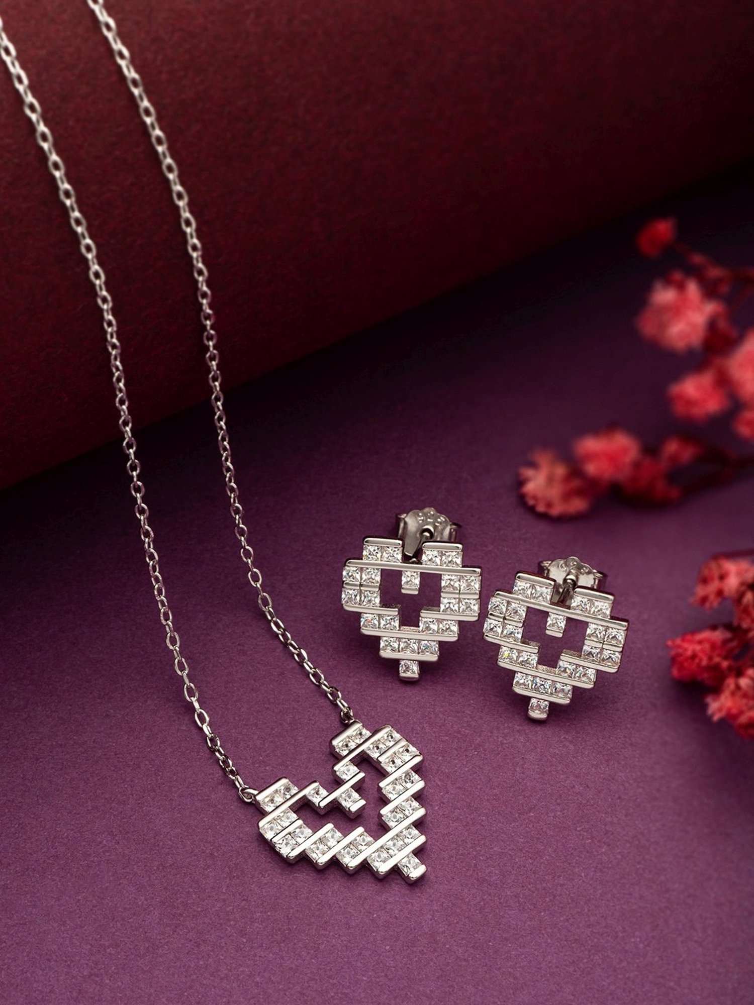 Zavya 92.5 Sterling Silver Pearlescent Elegance Pendant with Chain for Women