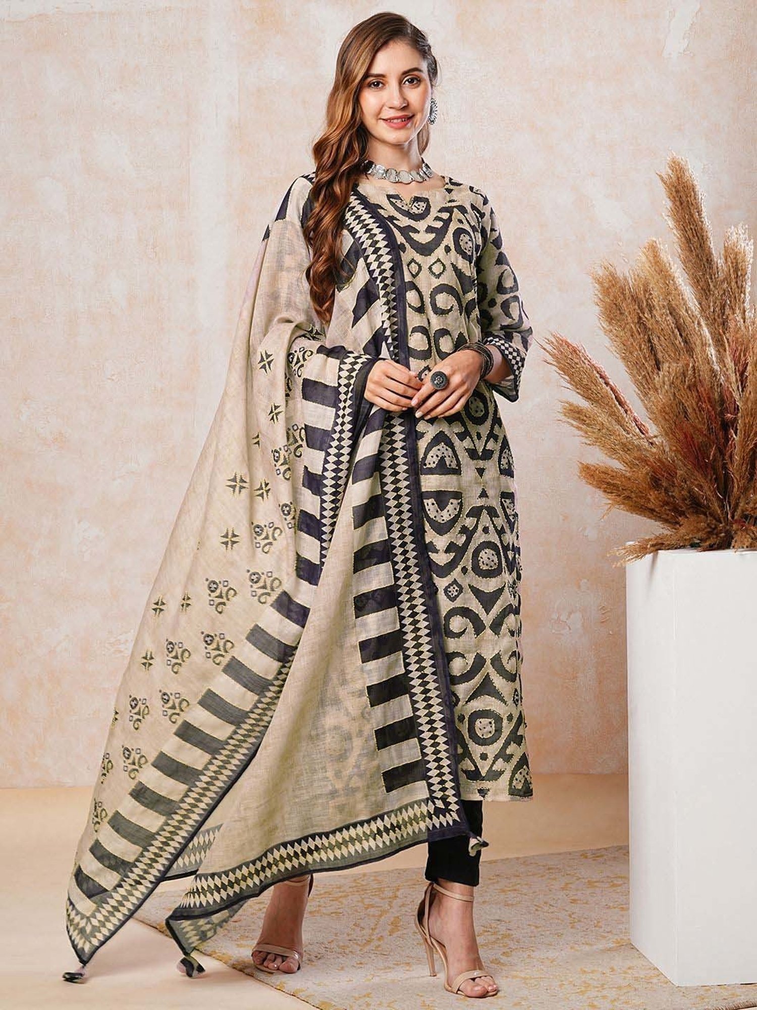 Saffron Threads Black Printed Straight Kurta