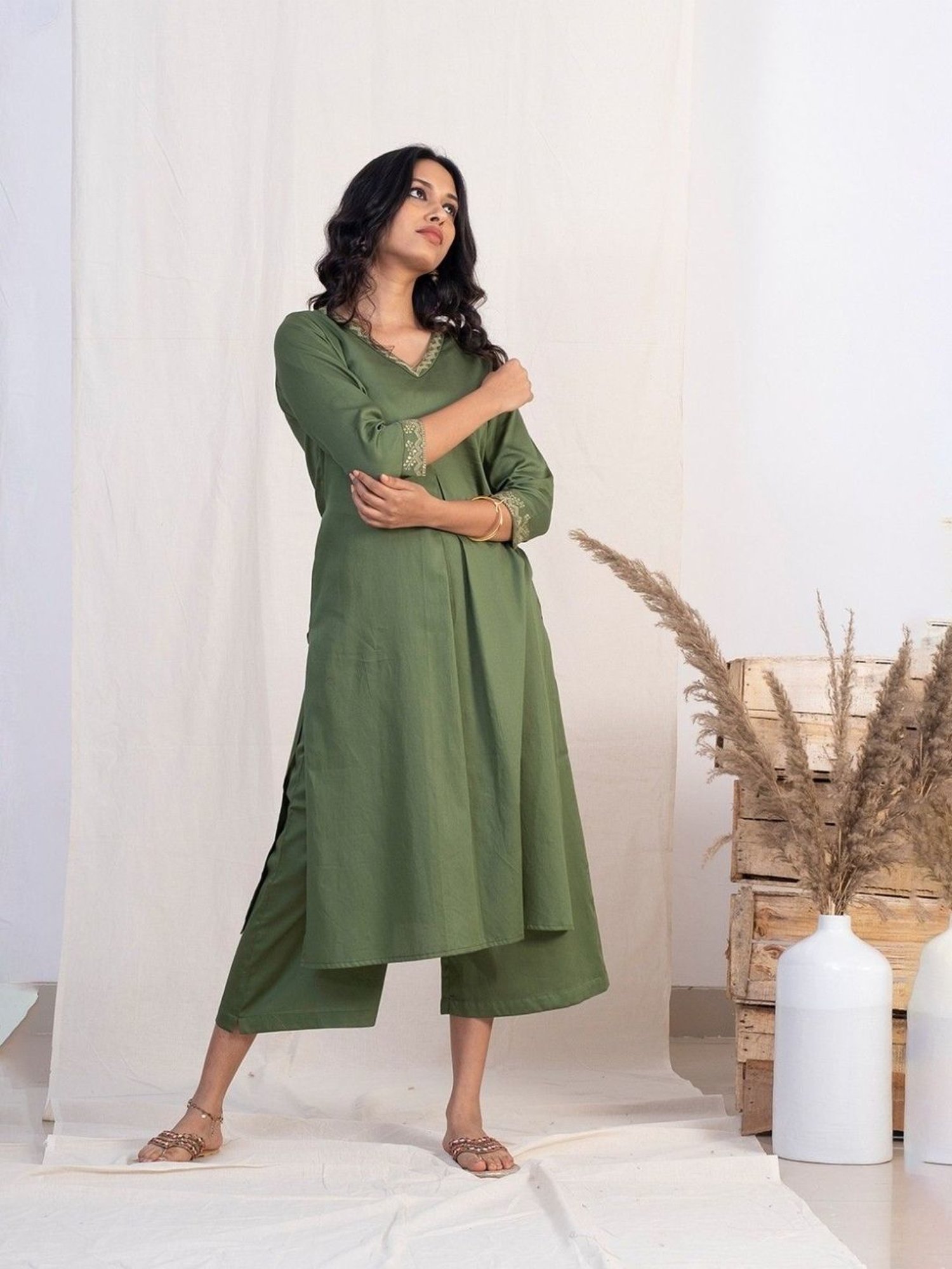 Akiso Jashn Green V Neck Single Pleat Kurta