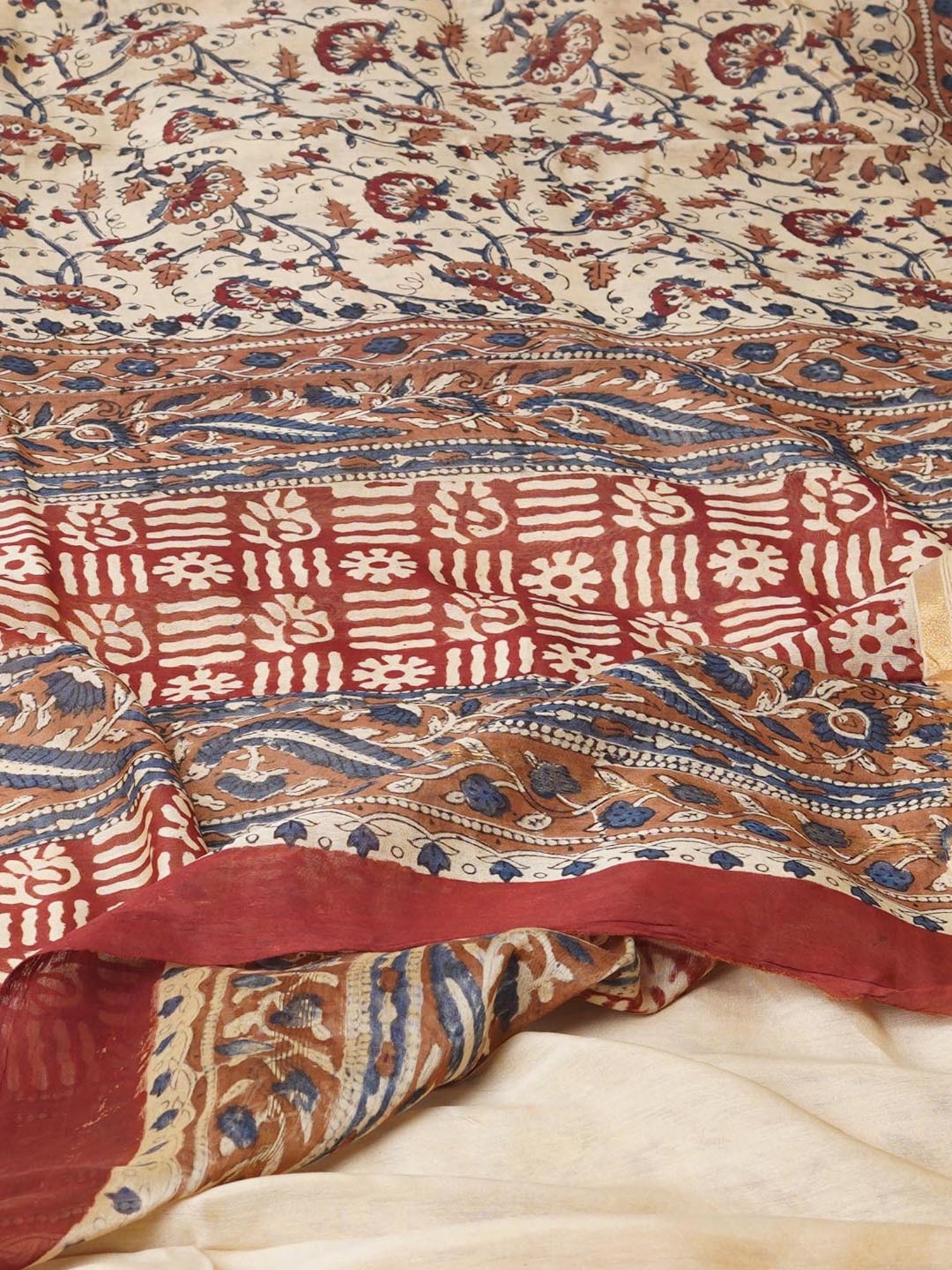 Unnati Silks Cream Printed Saree With Unstitched Blouse