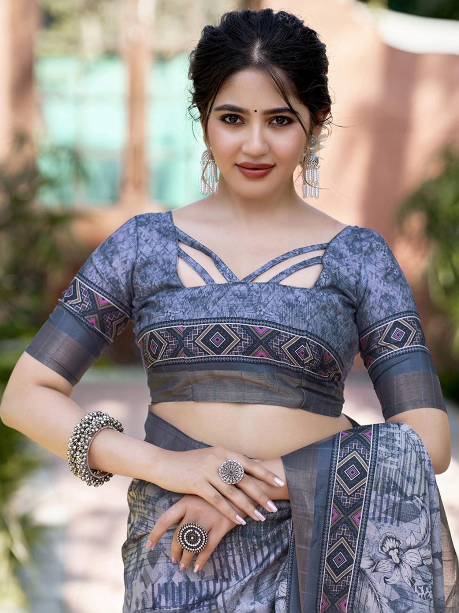 Satrani Grey Silk Geometric Print Saree With Unstitched Blouse