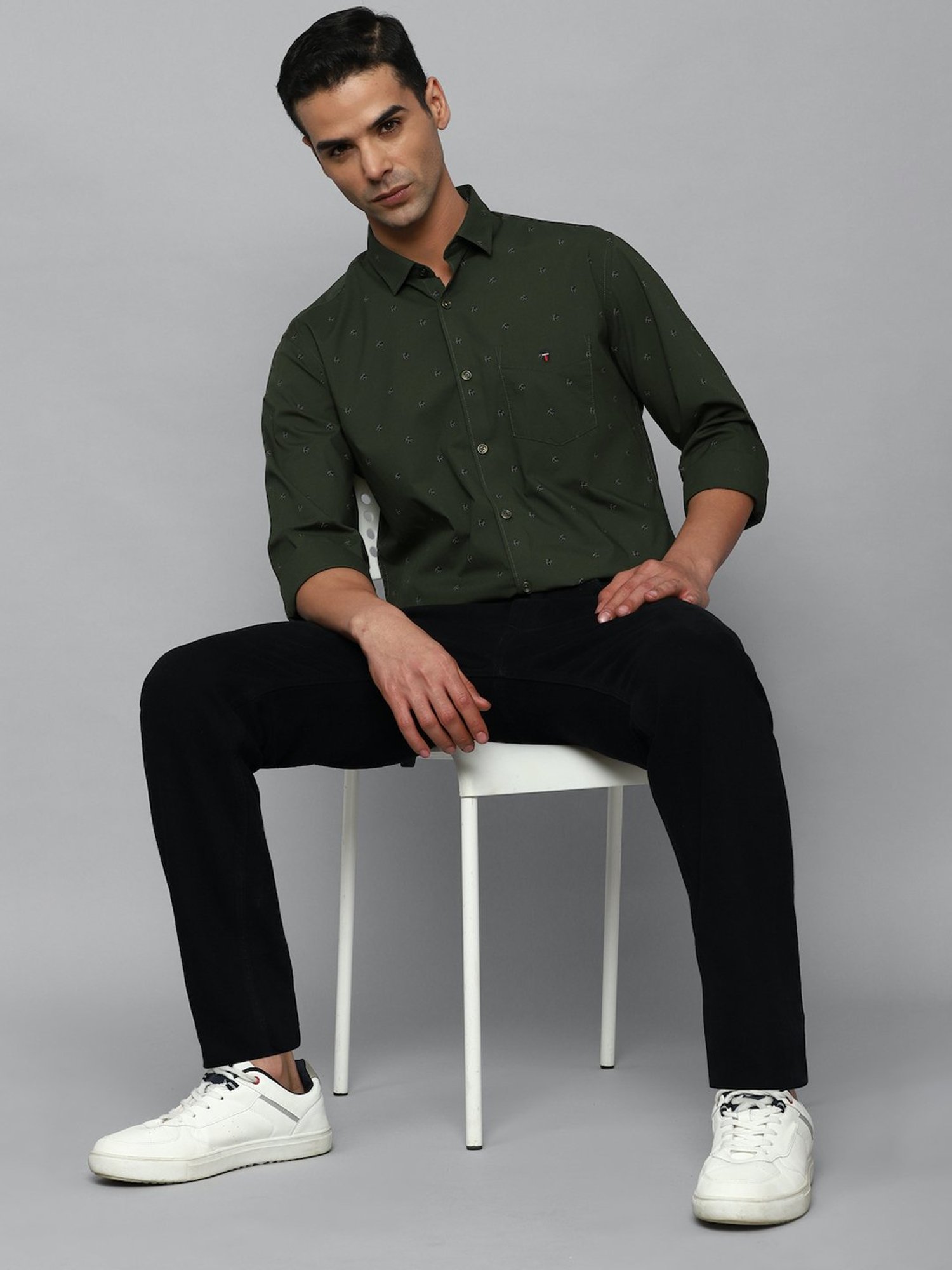 Louis Philippe Sport Green Slim Fit Printed Cotton Shirt