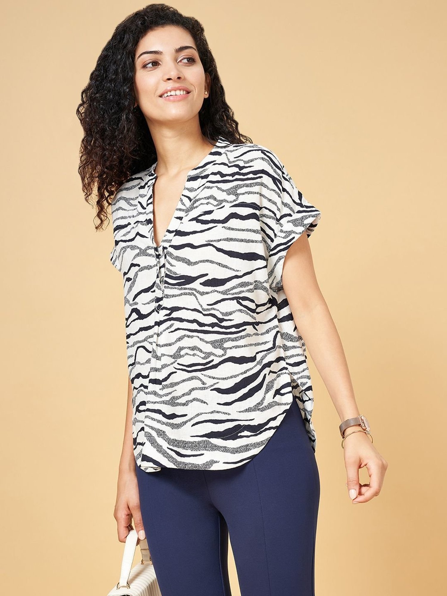 Annabelle by Pantaloons White & Navy Linen Printed Top
