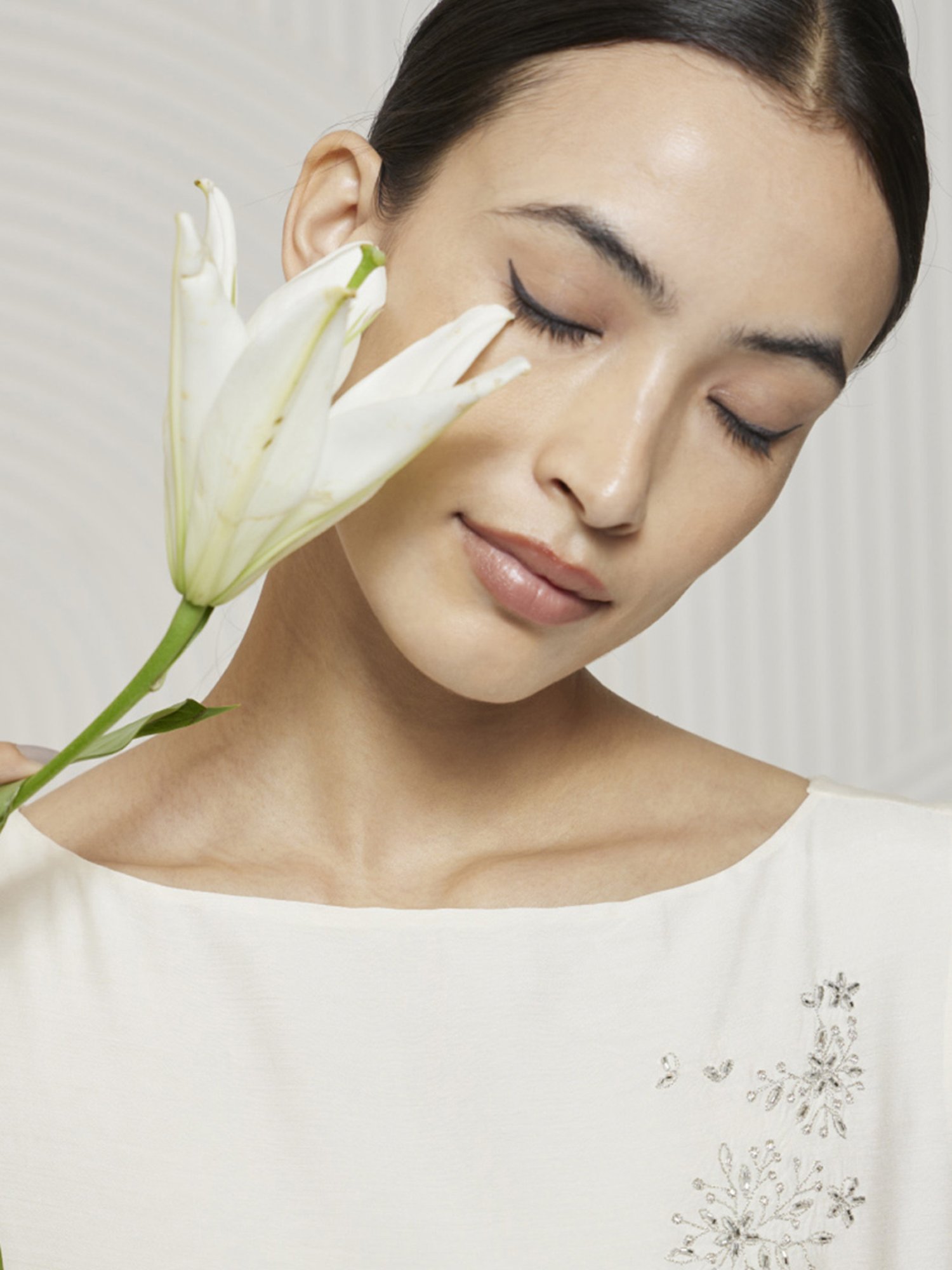 Artagai Snow White Romancing Aari Layered Shift Dress With Brooch Detail