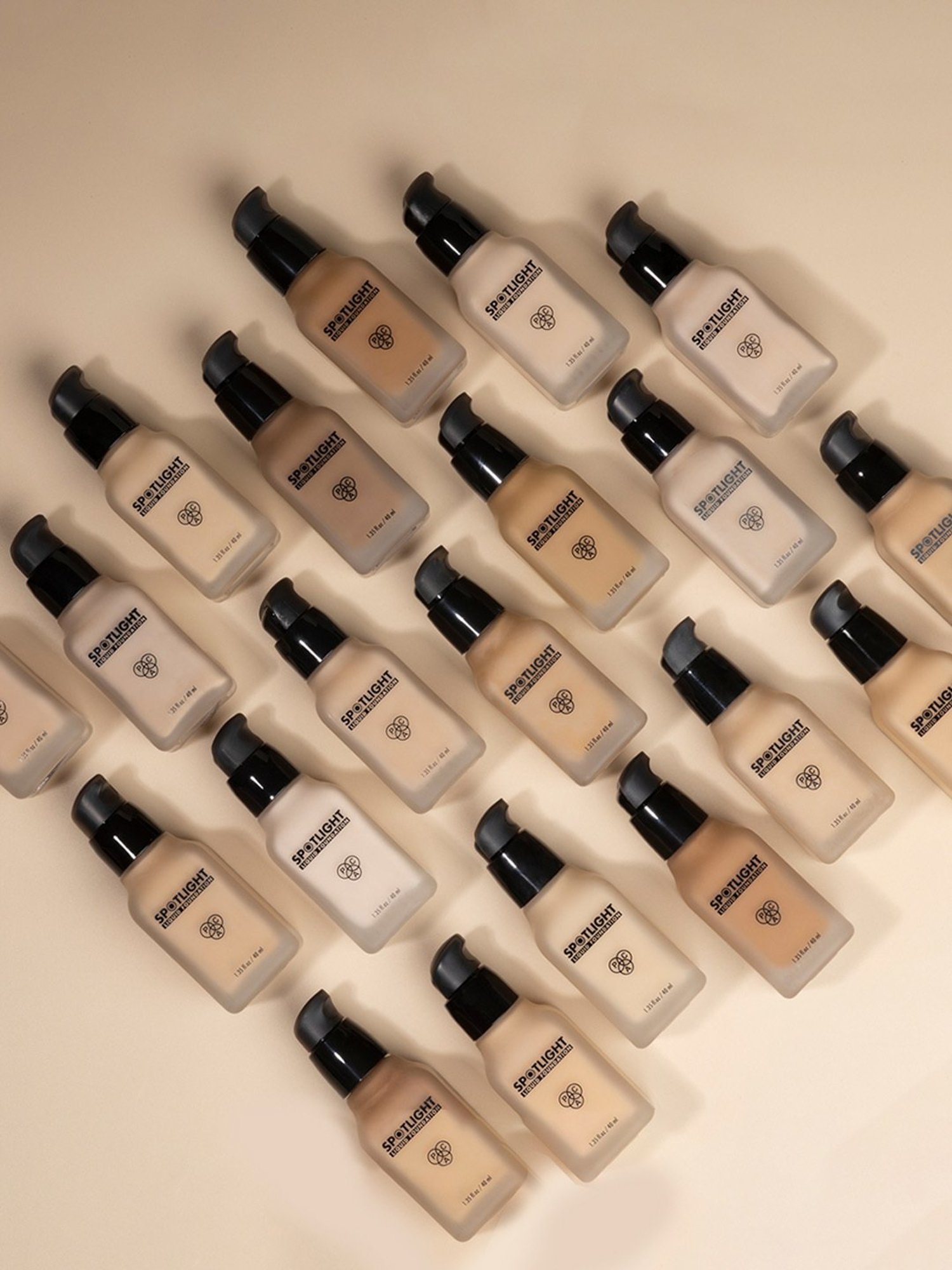 PAC Spotlight Liquid Foundation Oxford Stone - 40 ml