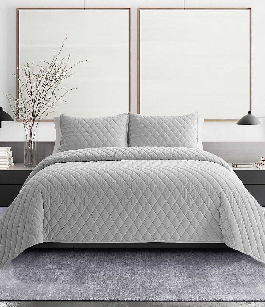 Vera Wang Diamond Velvet Quilt Mini Set