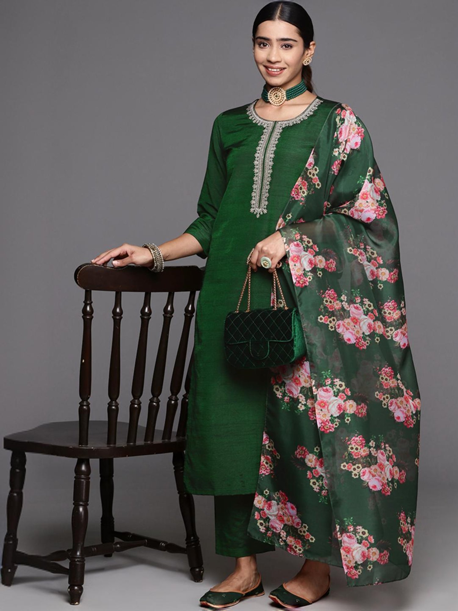 Varanga Green Embroidered Kurta Pant Set With Dupatta
