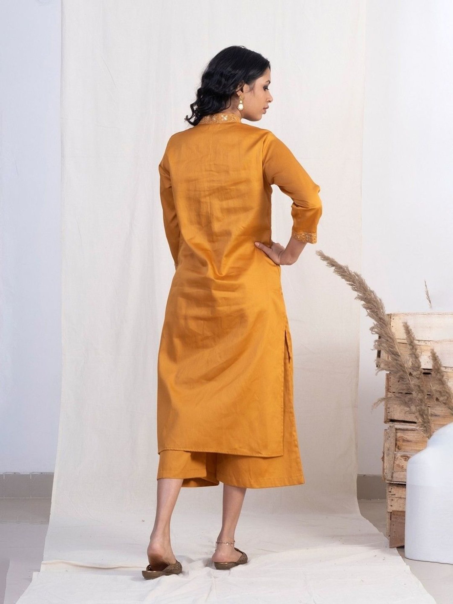 Akiso Jashn Gold V Neck Multiple Pleats Kurta