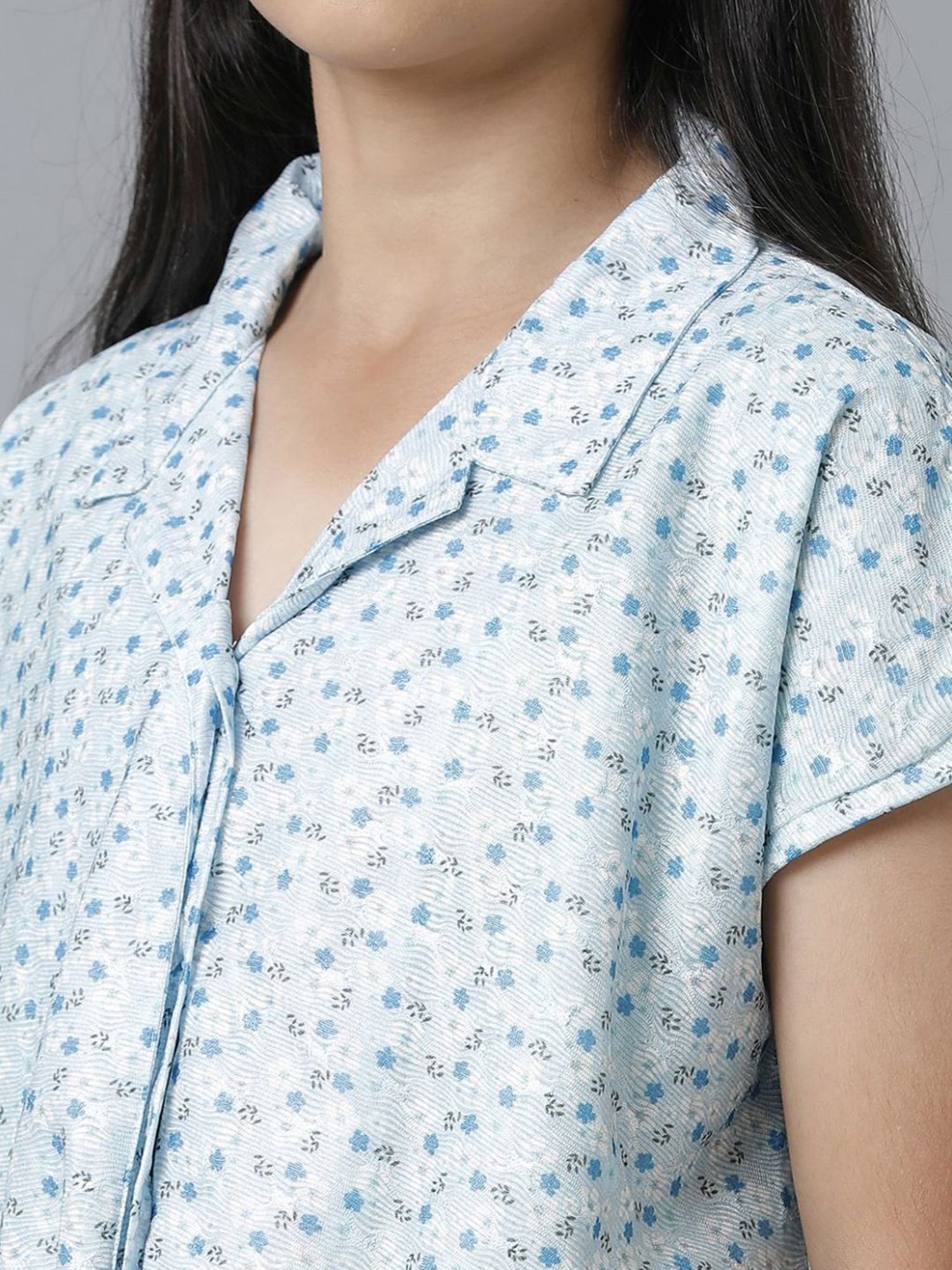 Under Fourteen Only Kids White & Blue Cotton Floral Print Top