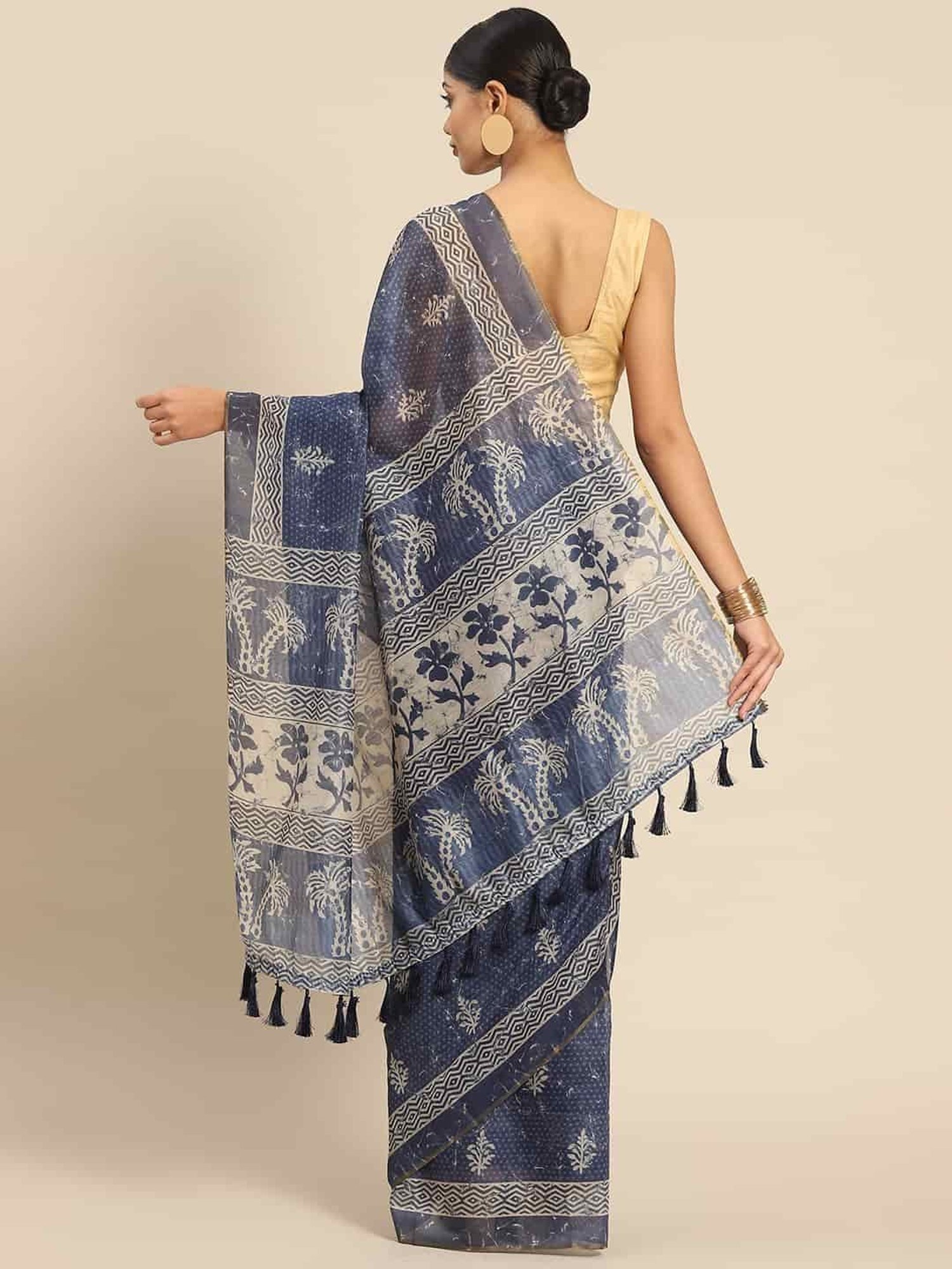 Unnati Silks Grey Cotton Printed Saree With Unstitched Blouse