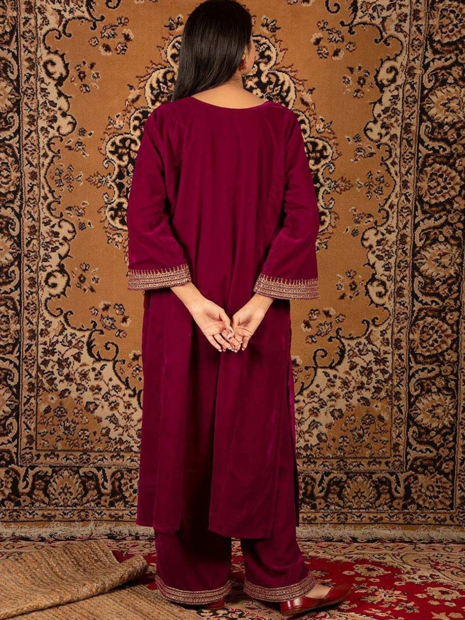 Priya Chaudhary Magenta Naaz Embroidred Silk Velvet Kurta