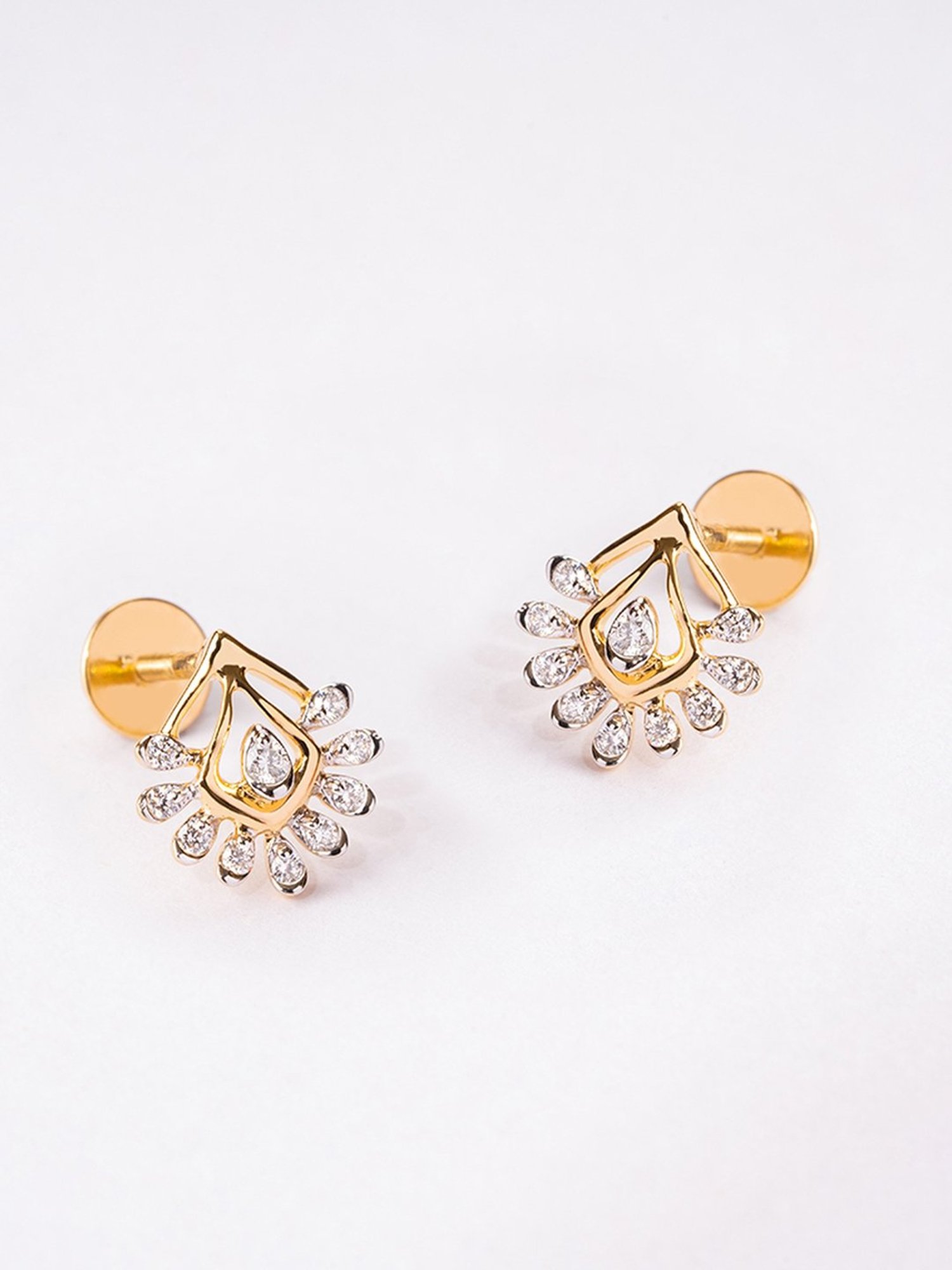 P.N.Gadgil Jewellers 14k Gold Ignature Flora Stud Diamond Earrings For Women