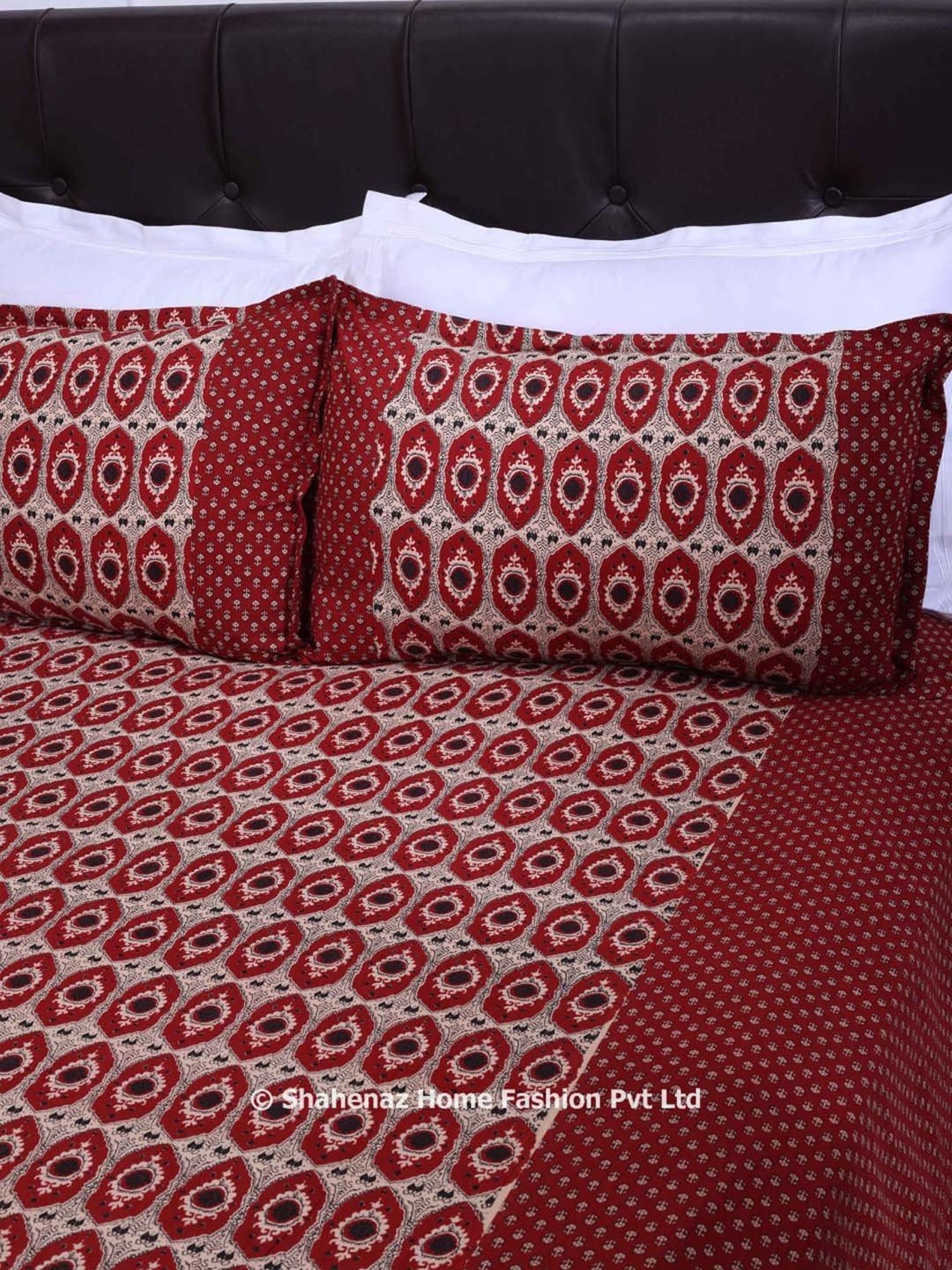 Shahenaz Red 120 TC Cotton Rahat Double Bedsheet with 2 Pillow Covers